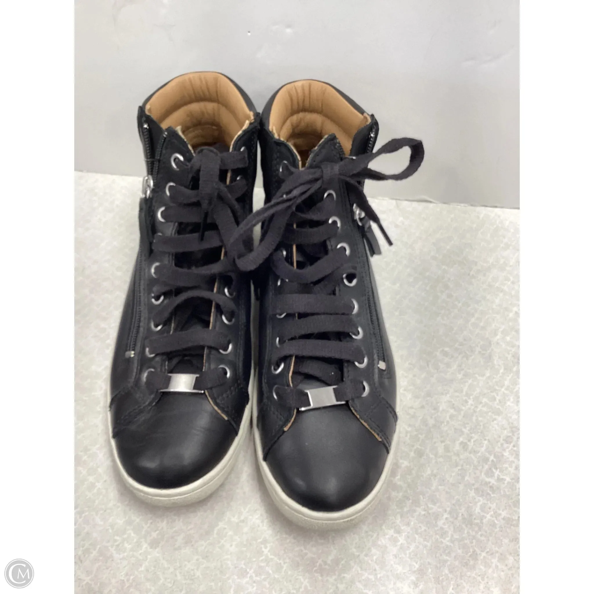 Shoes Sneakers By Ugg In Black, Size: 9 Lightweight Grip zip