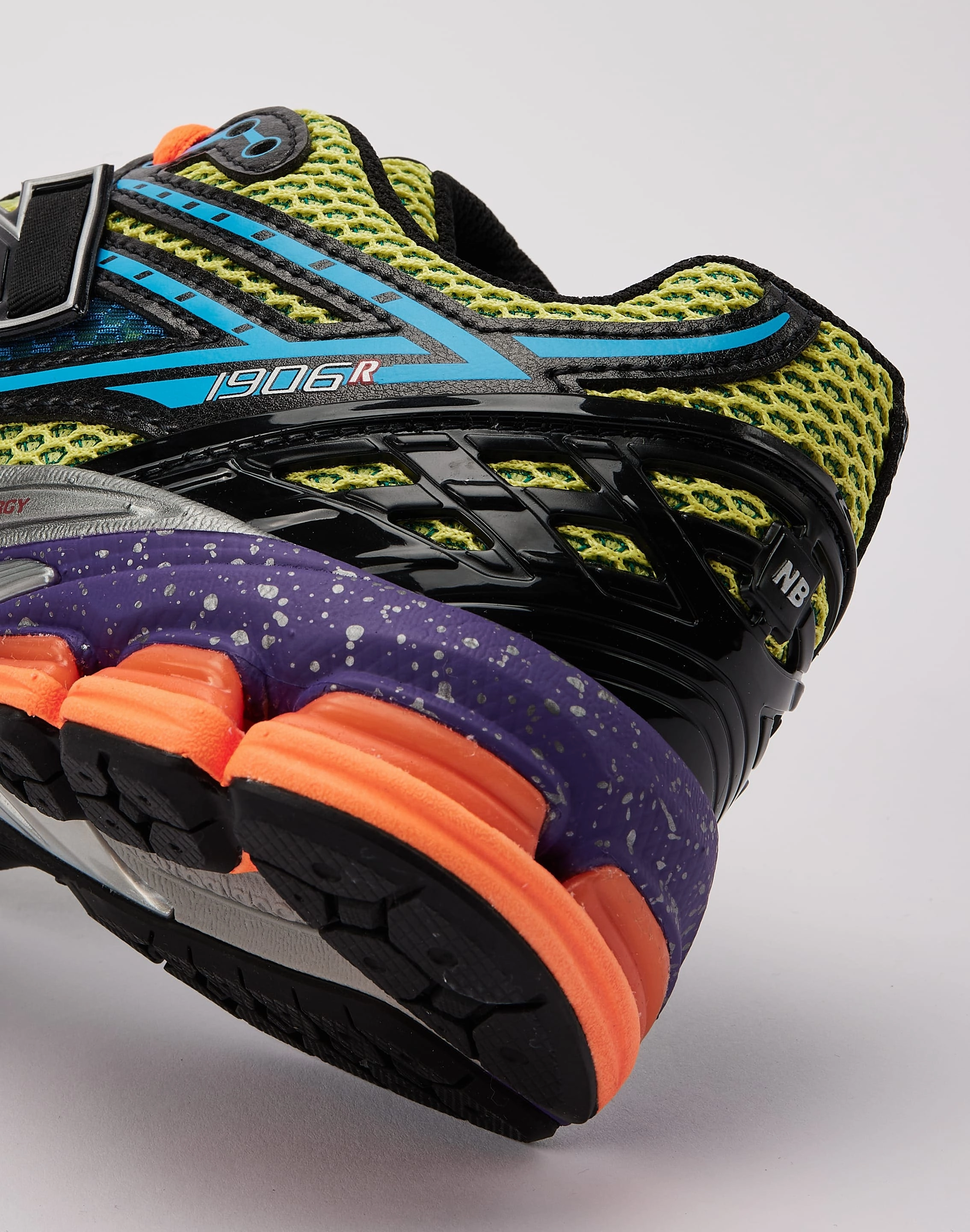 Tensile Resistance Weave New Balance 1906R 'Starry Nights' Grade-School