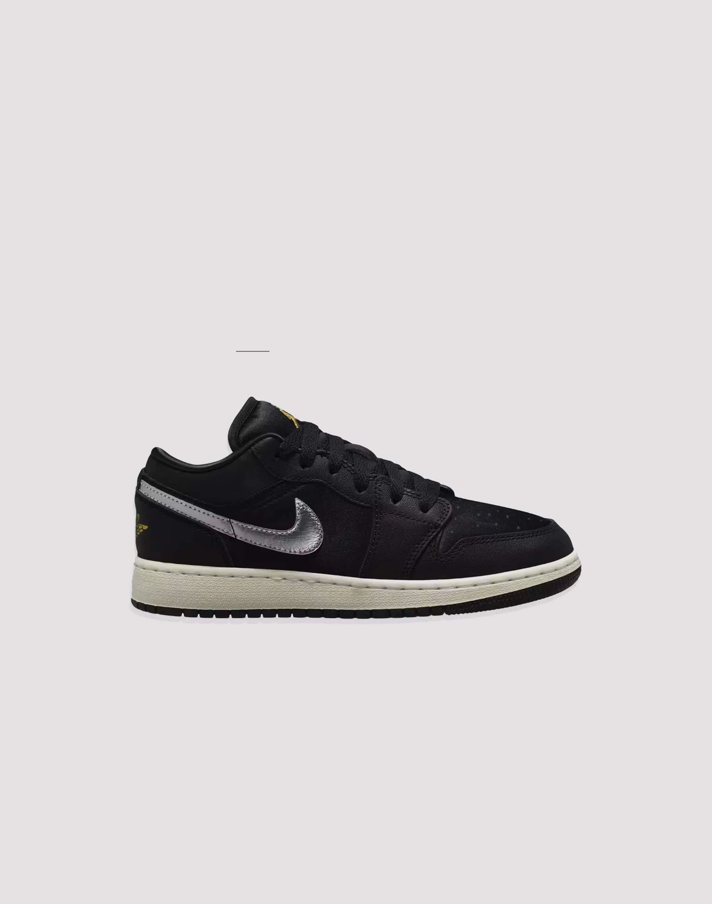 Jordan Air Jordan 1 Low Grade-School Cool kids' gear