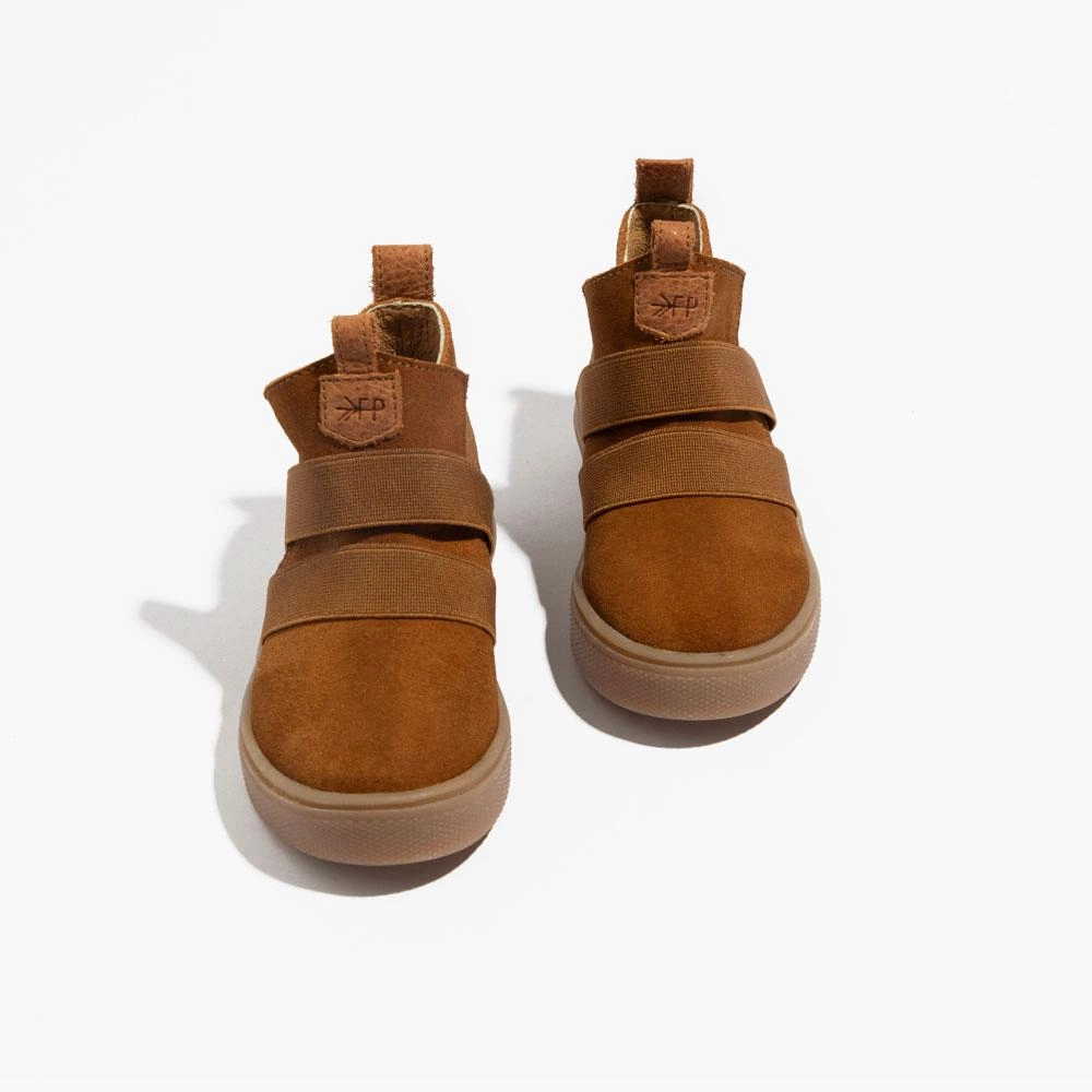 Slip Easy Long-Distance Walking Cognac Suede Oakland Sneaker