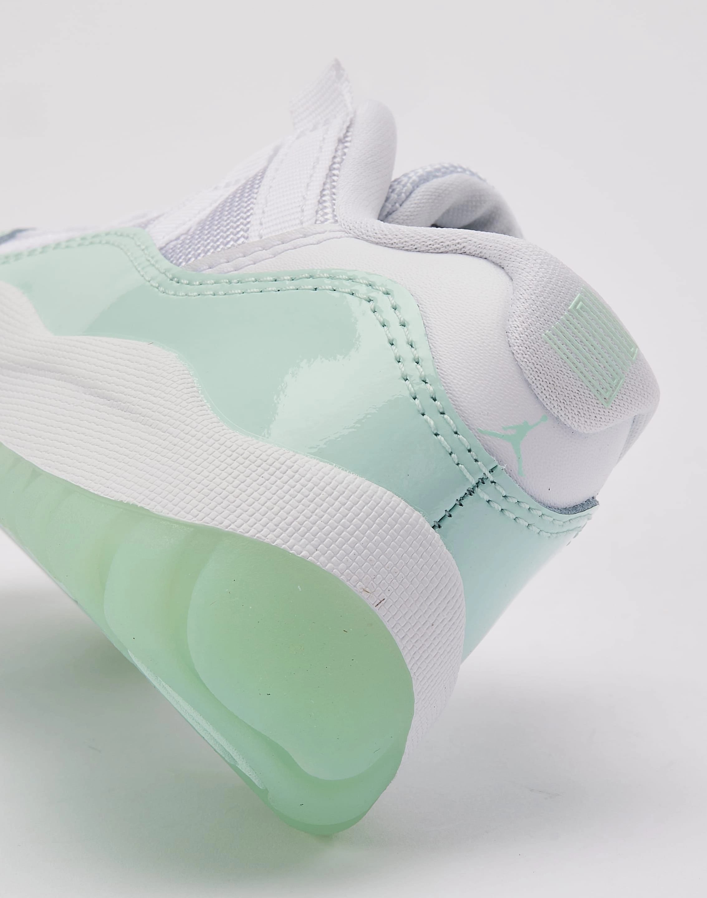 Jordan Air Jordan 11 Retro Low 'Igloo' Pre-School Easy Clean Surface