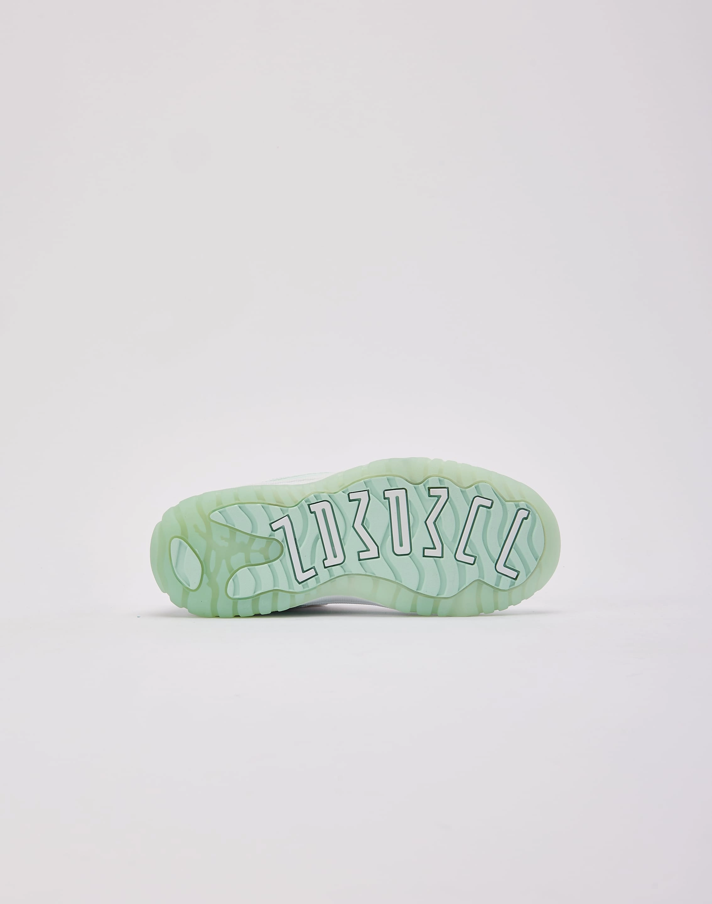 Jordan Air Jordan 11 Retro Low 'Igloo' Pre-School Double Stitched Seams Sturdy Heel Support