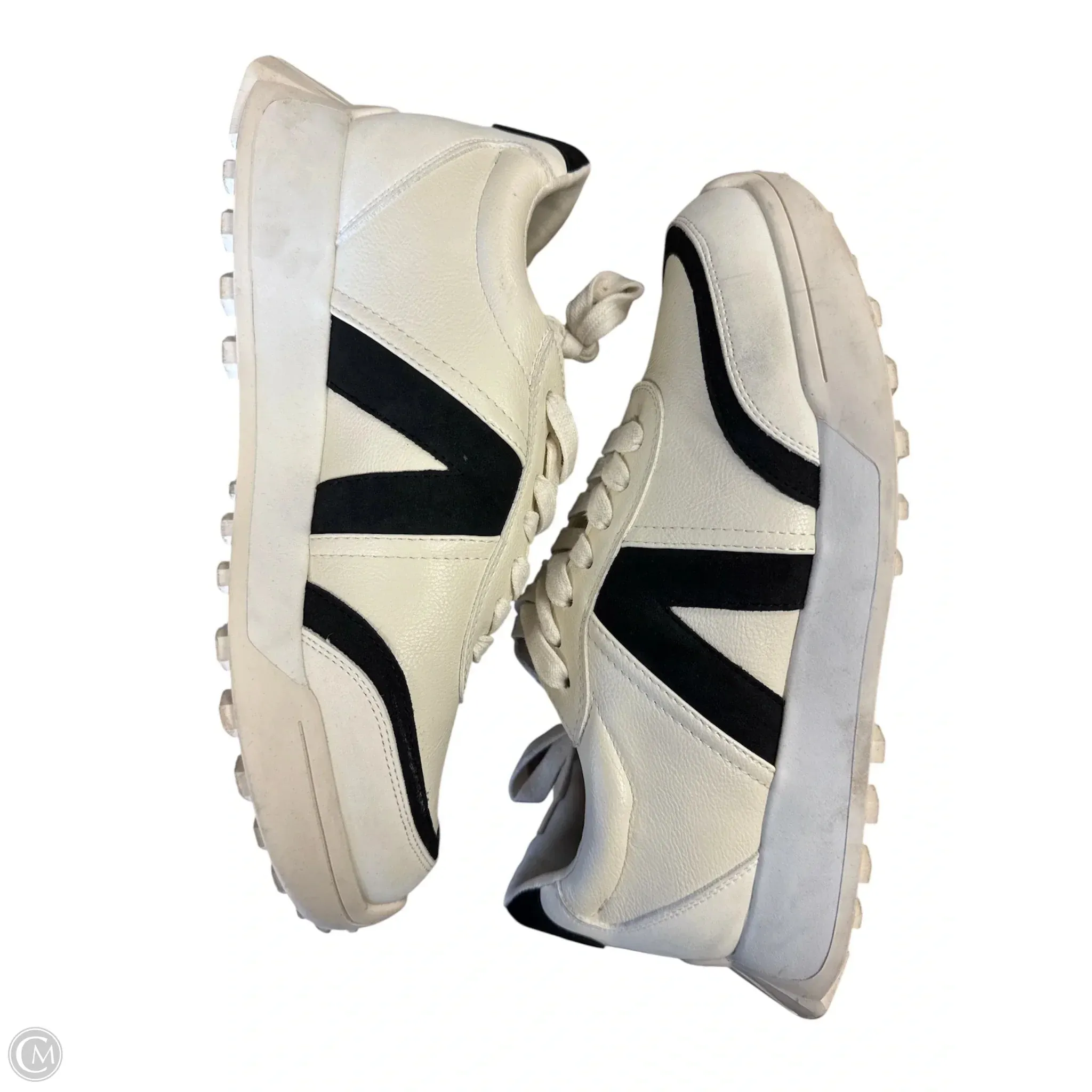 Shoes Sneakers By Mia In Black & White, Size: 8.5 Compression Molded Lightness Recycled Material Options
