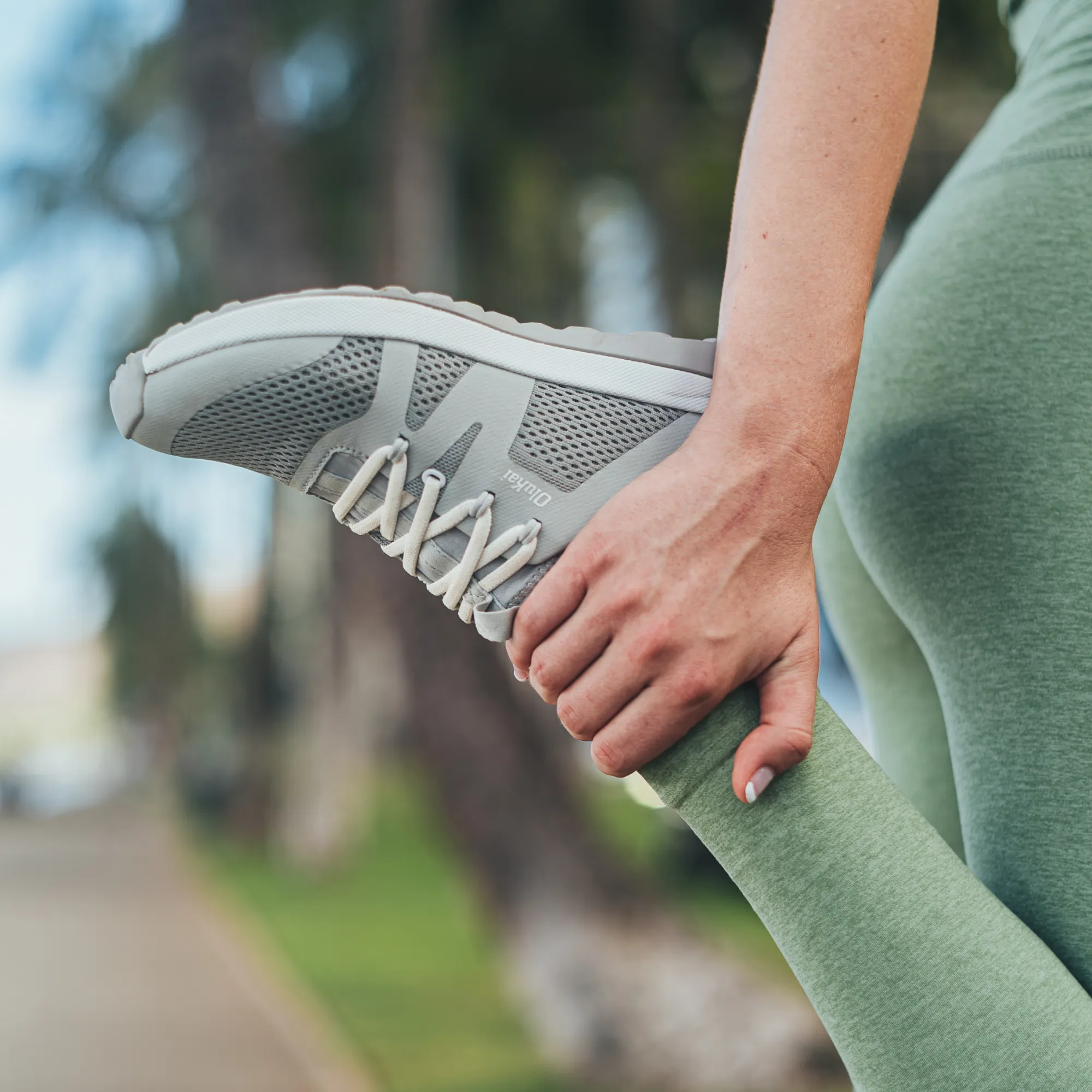 Huia - Pale Grey Bright tone