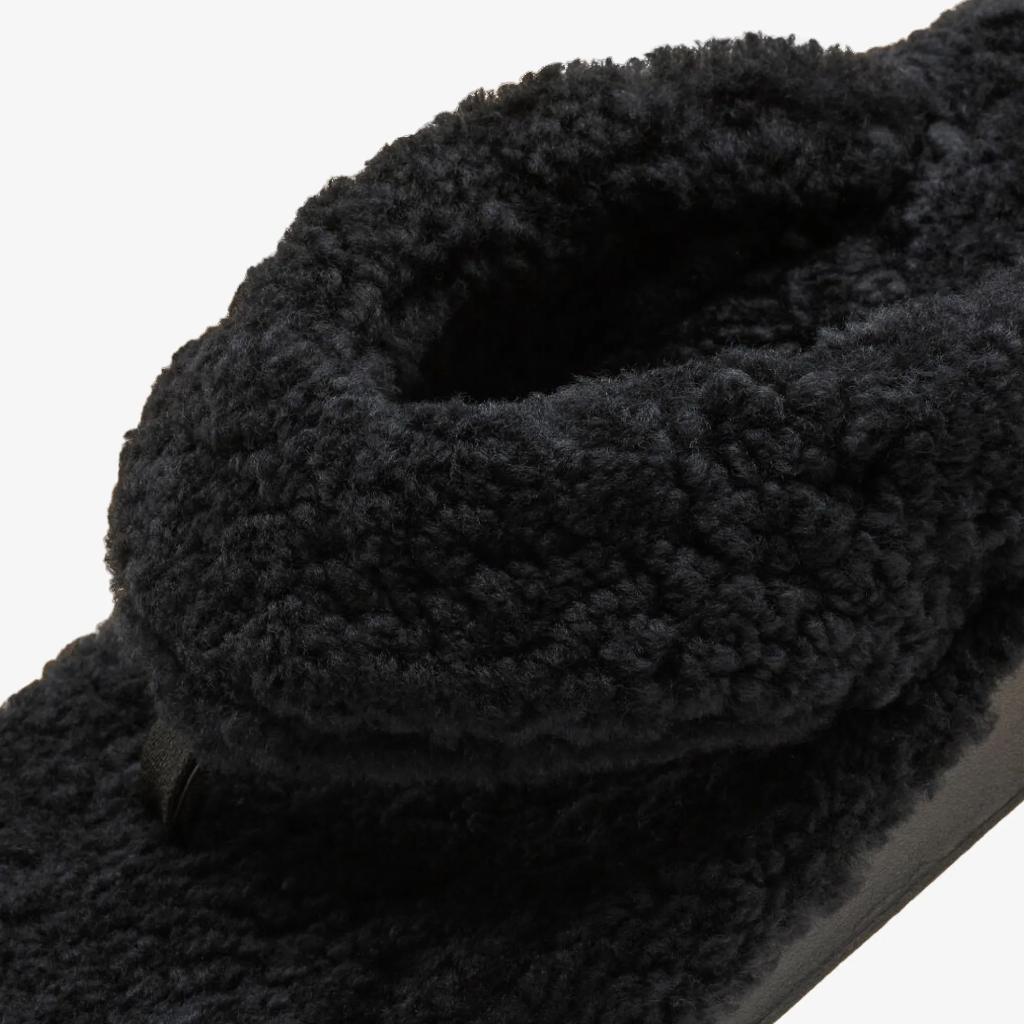 Kpe'a Heu - Black Trendy Shoes