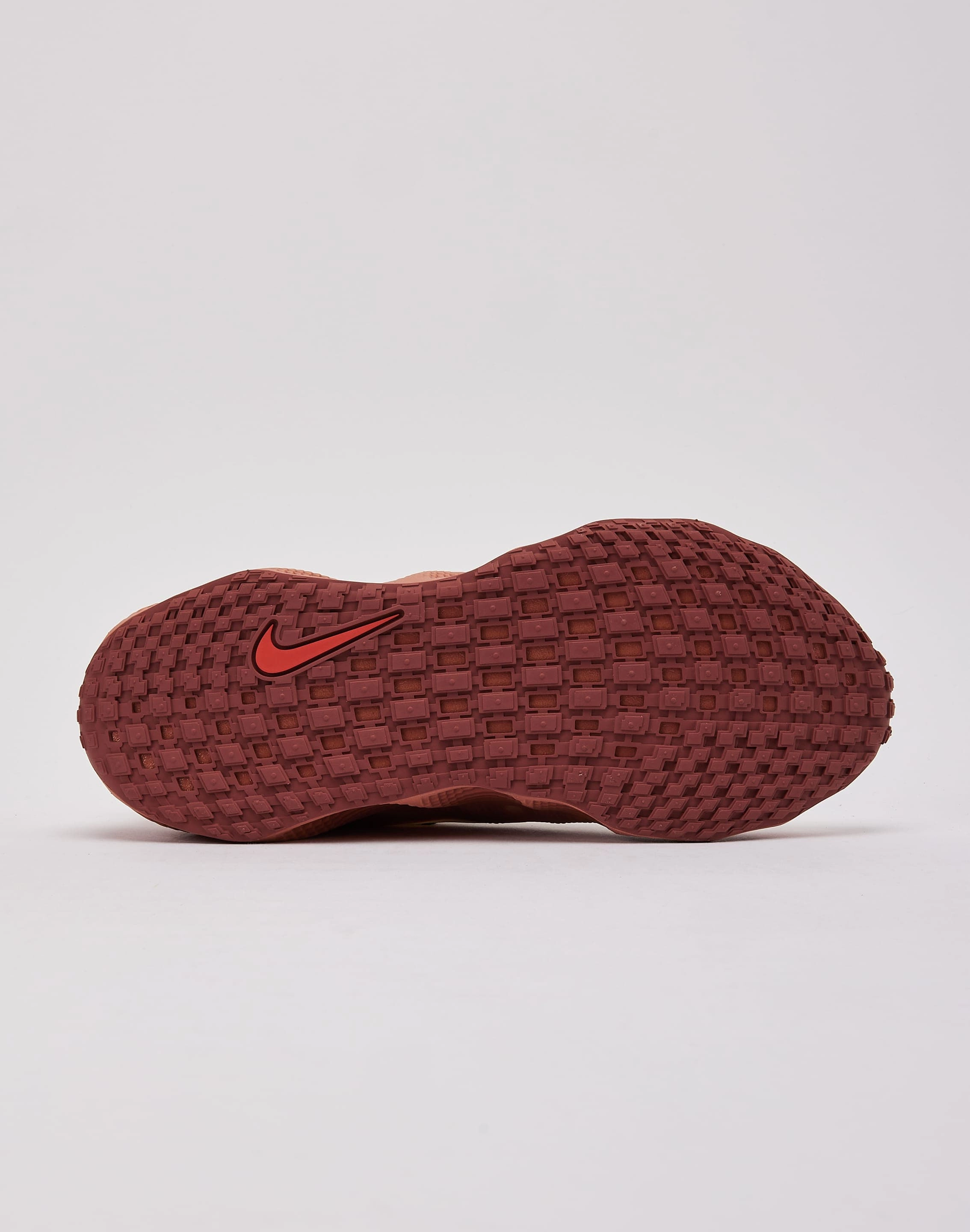 Traction pattern Nike Ava Rover