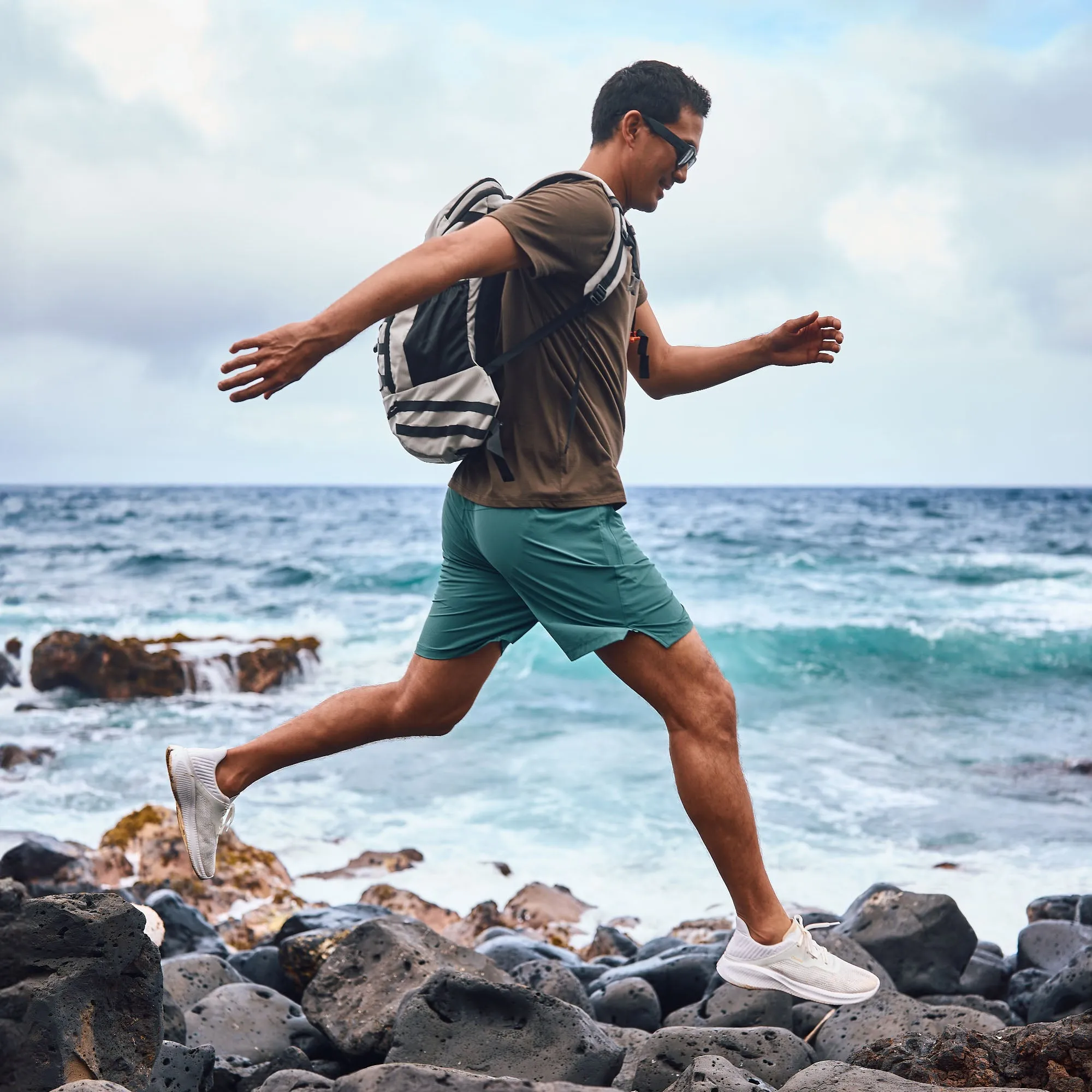 Month Strong Island Hopper - Bright White