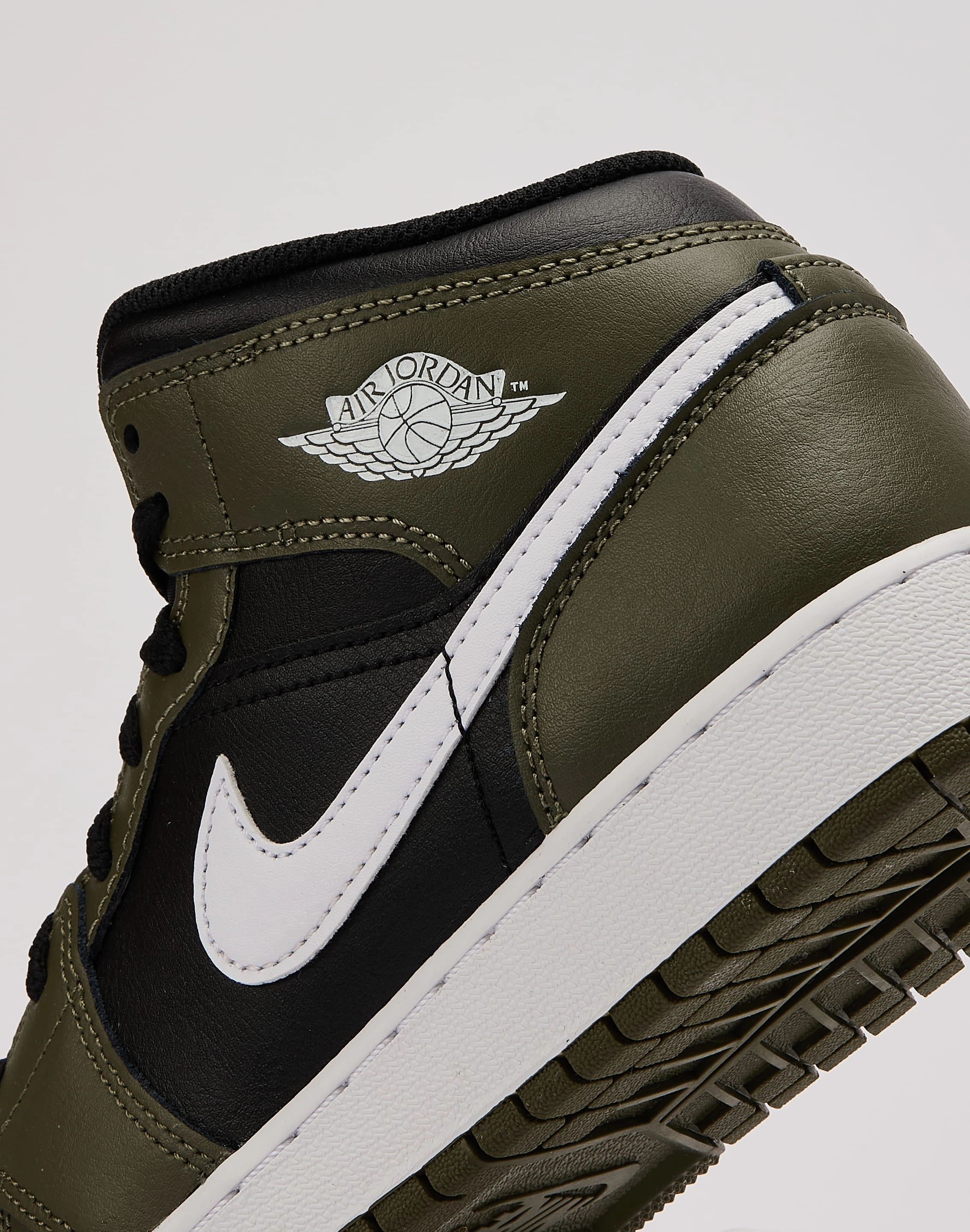 Kids' spring shoes Jordan Air Jordan 1 Mid Grade-School