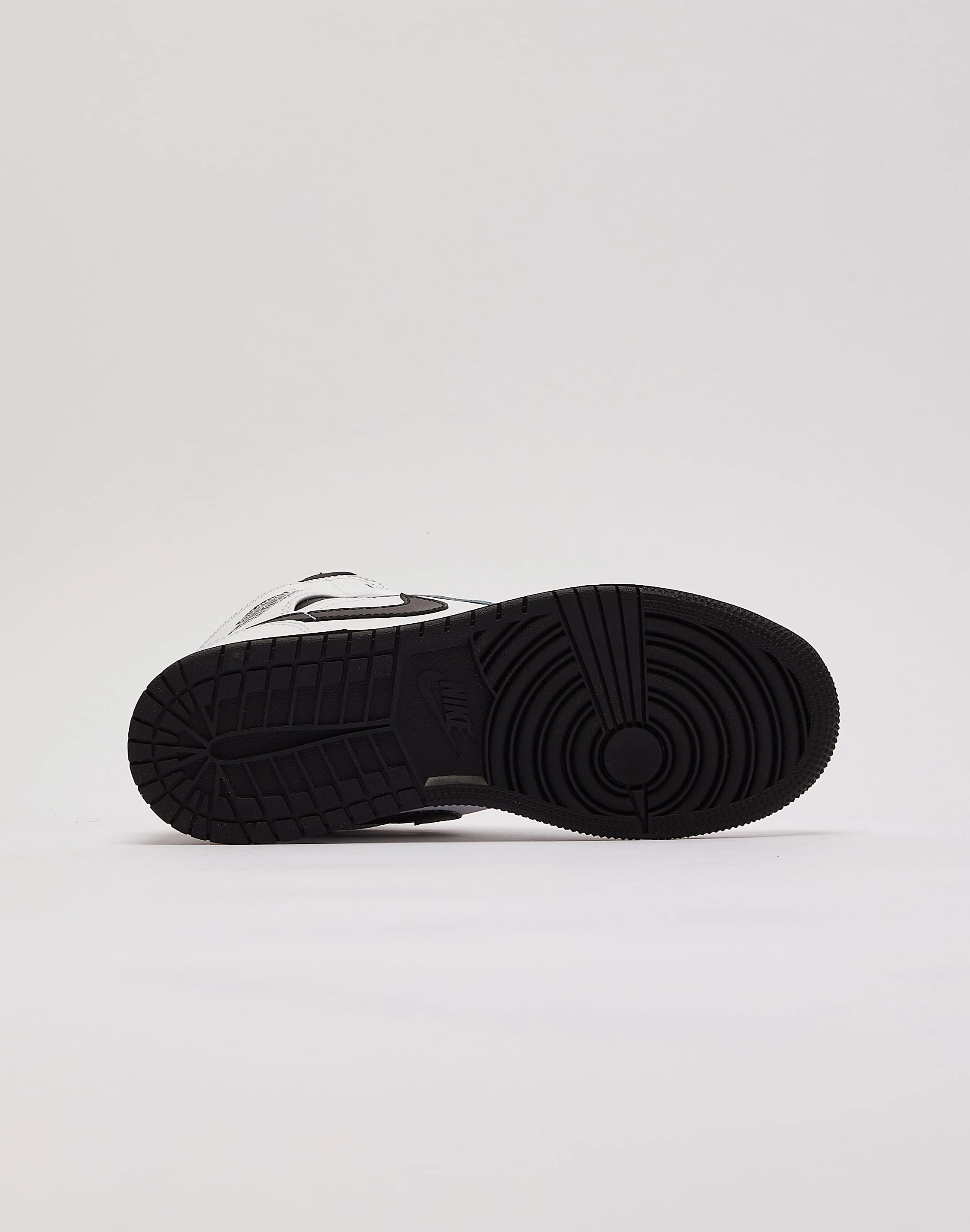 Jordan Air Jordan 1 Mid Grade-School Girls' clothing DurableConstruction