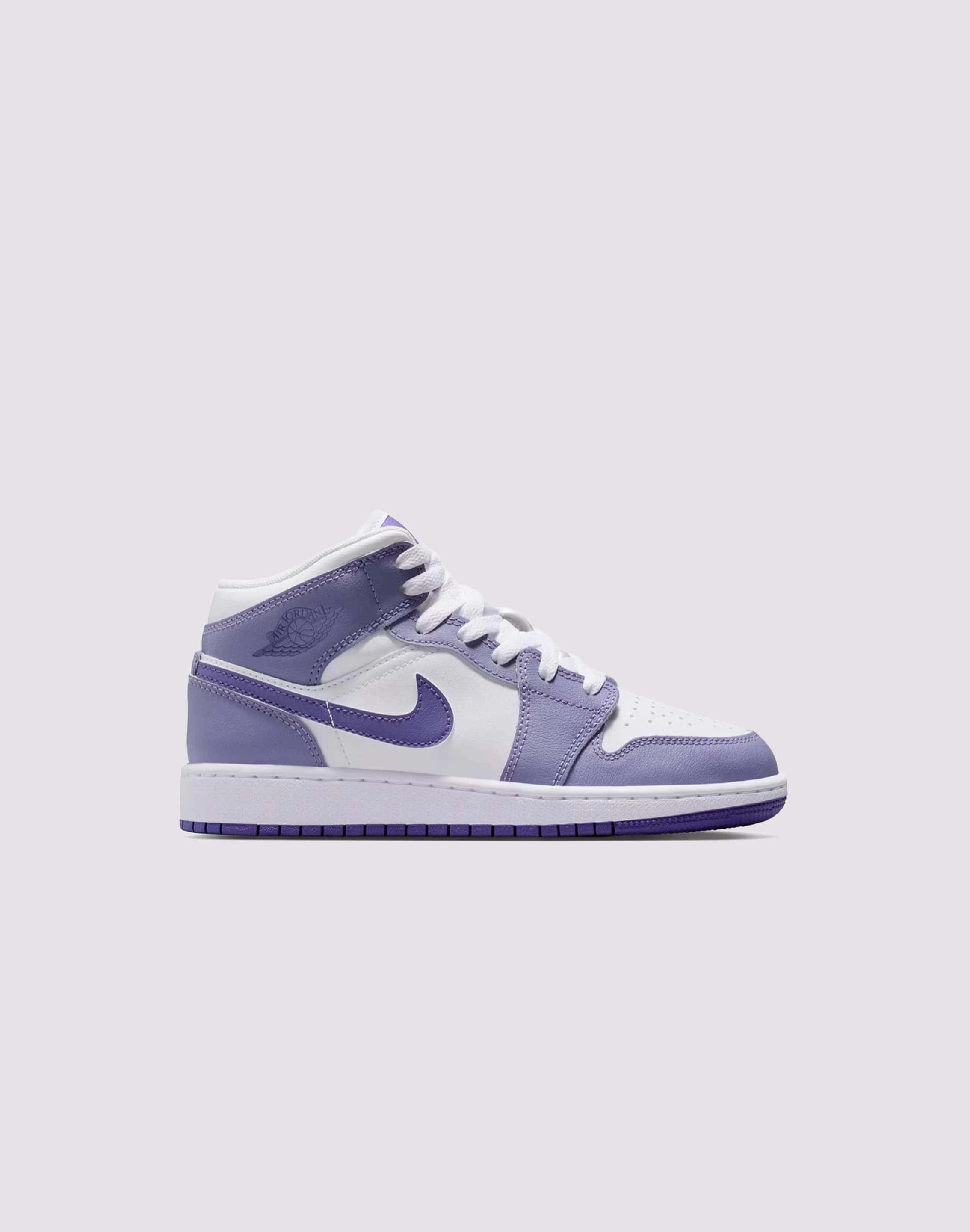 Jordan Air Jordan 1 Mid Grade-School Breathable mesh upper hook and loop closure