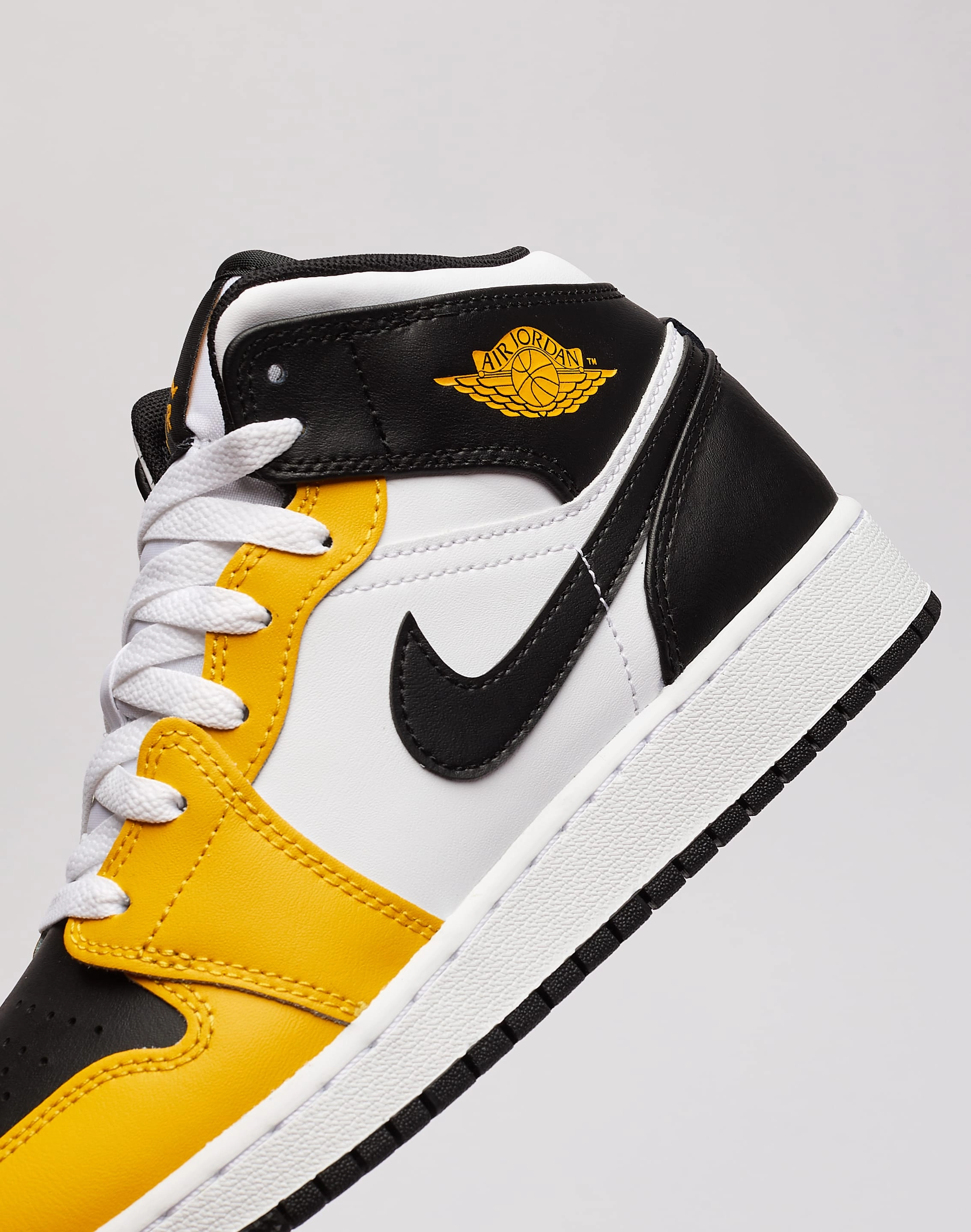 QuickDryTech Ergonomic Shape Jordan Air Jordan 1 Mid Grade-School