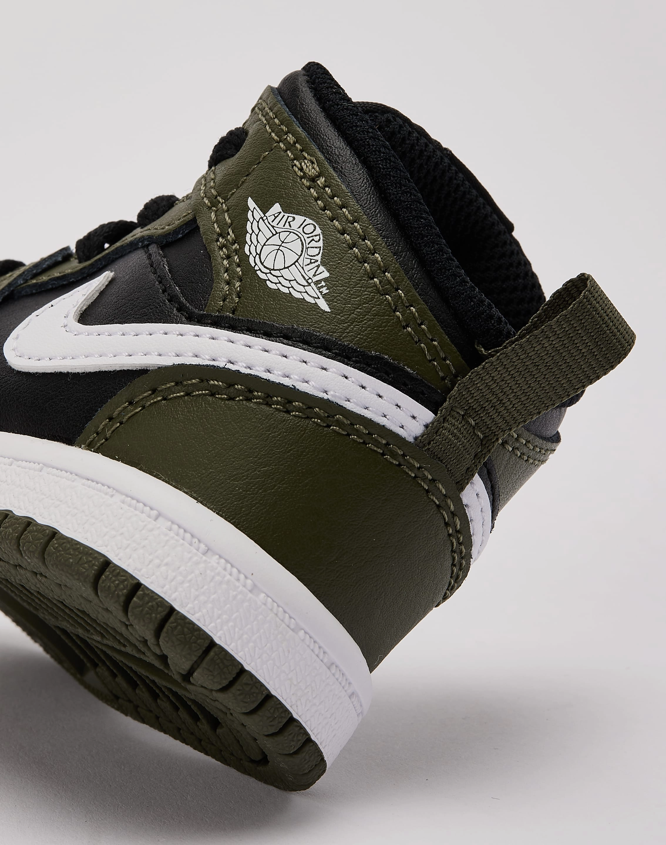 Double Stitched Seams Abrasion resistant Jordan Air Jordan 1 Mid Infant