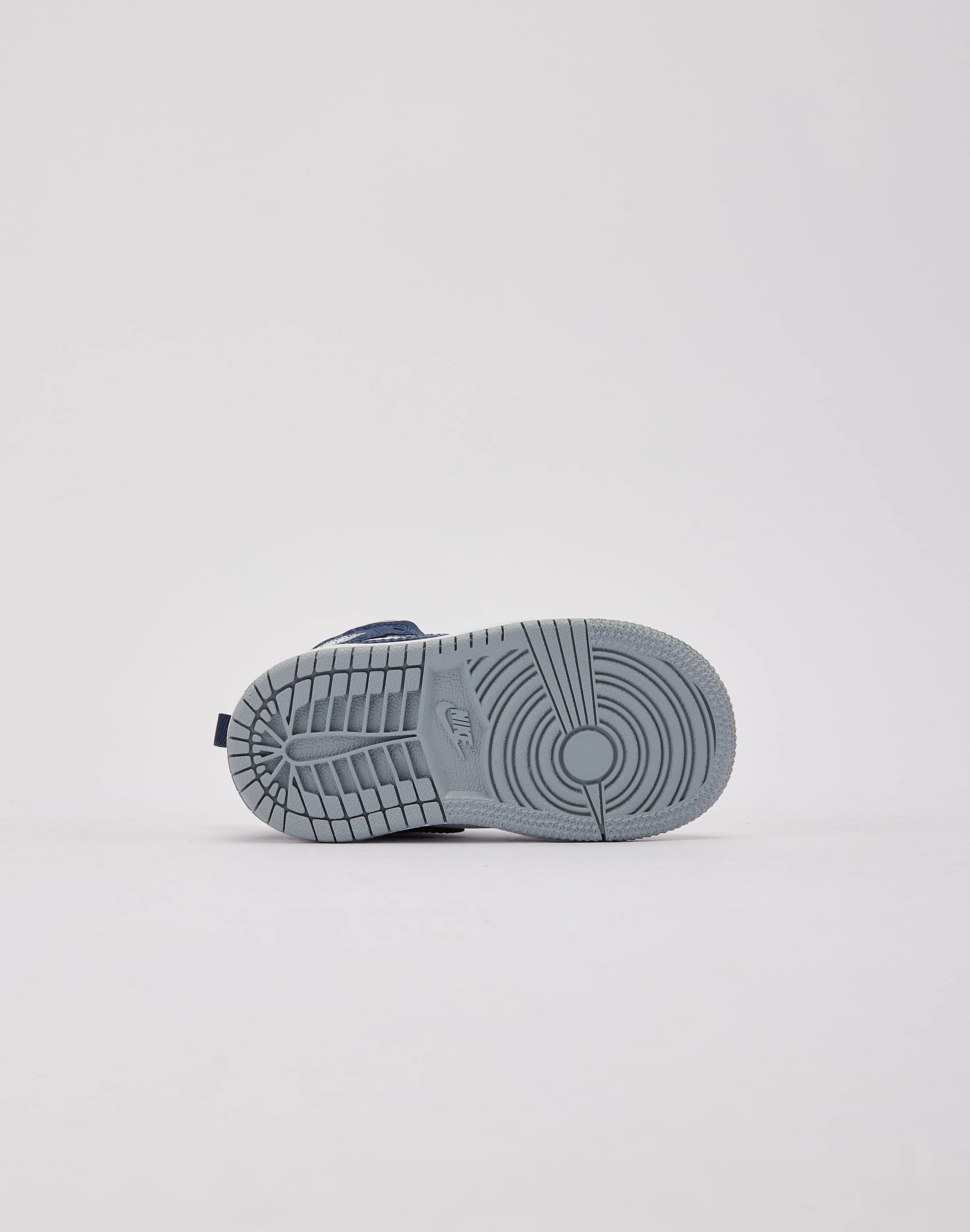 Smooth Surface Ergonomic Footbed Jordan Air Jordan 1 Mid Infant