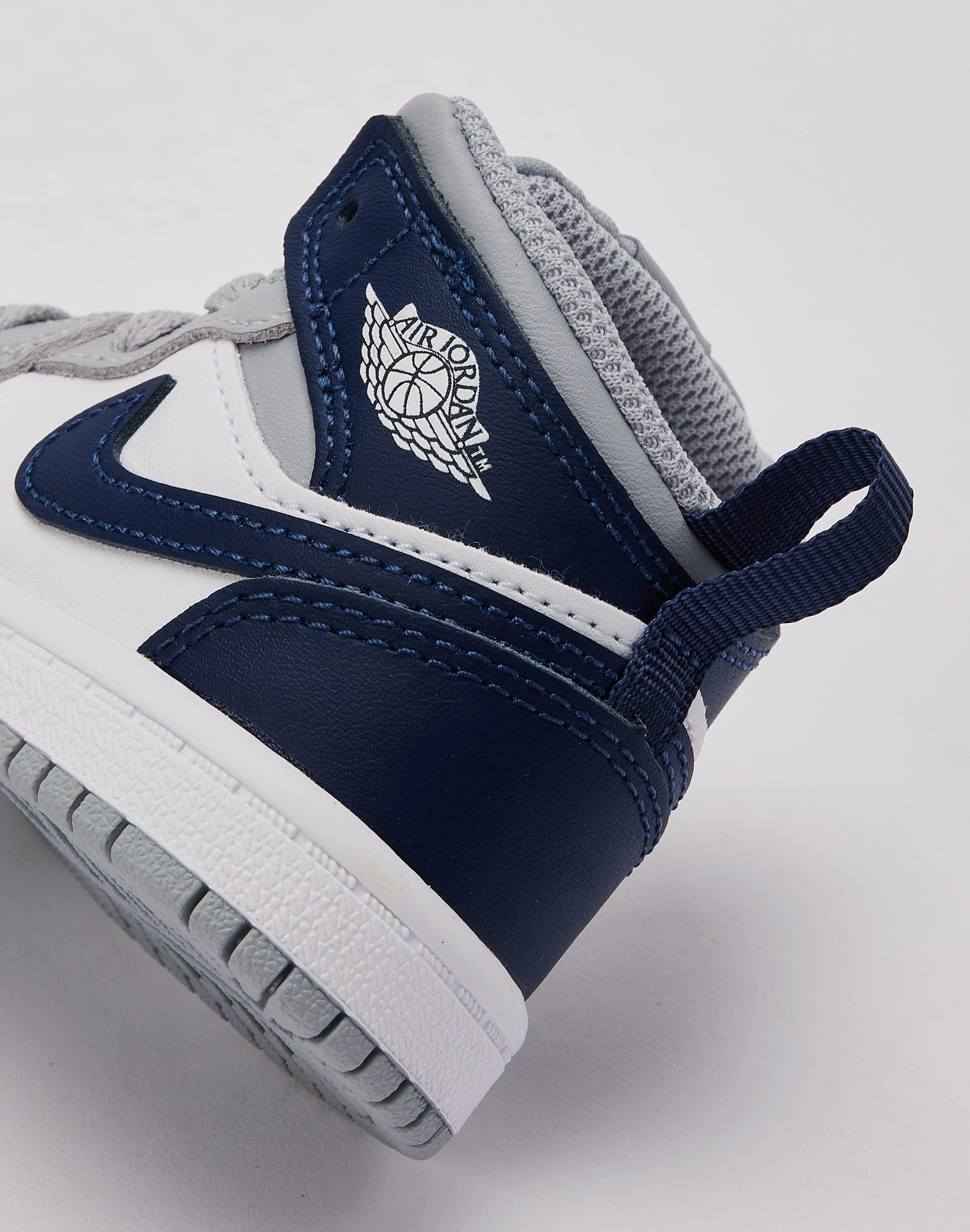 Sporty kids' shoes Wide toe box Jordan Air Jordan 1 Mid Infant