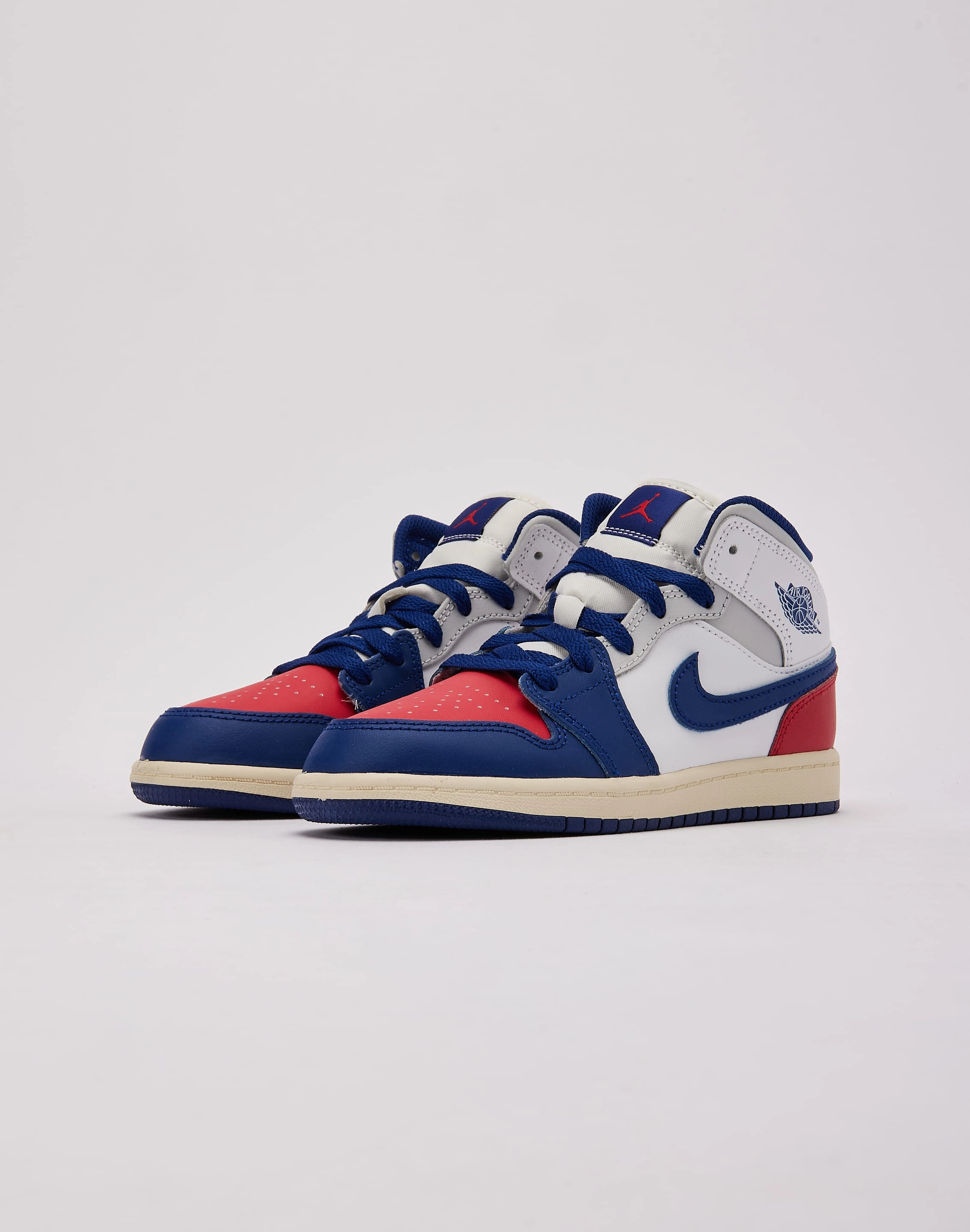 Soccer - themed kids' shoes Ventilation Holes System Jordan Air Jordan 1 Mid Pre-School