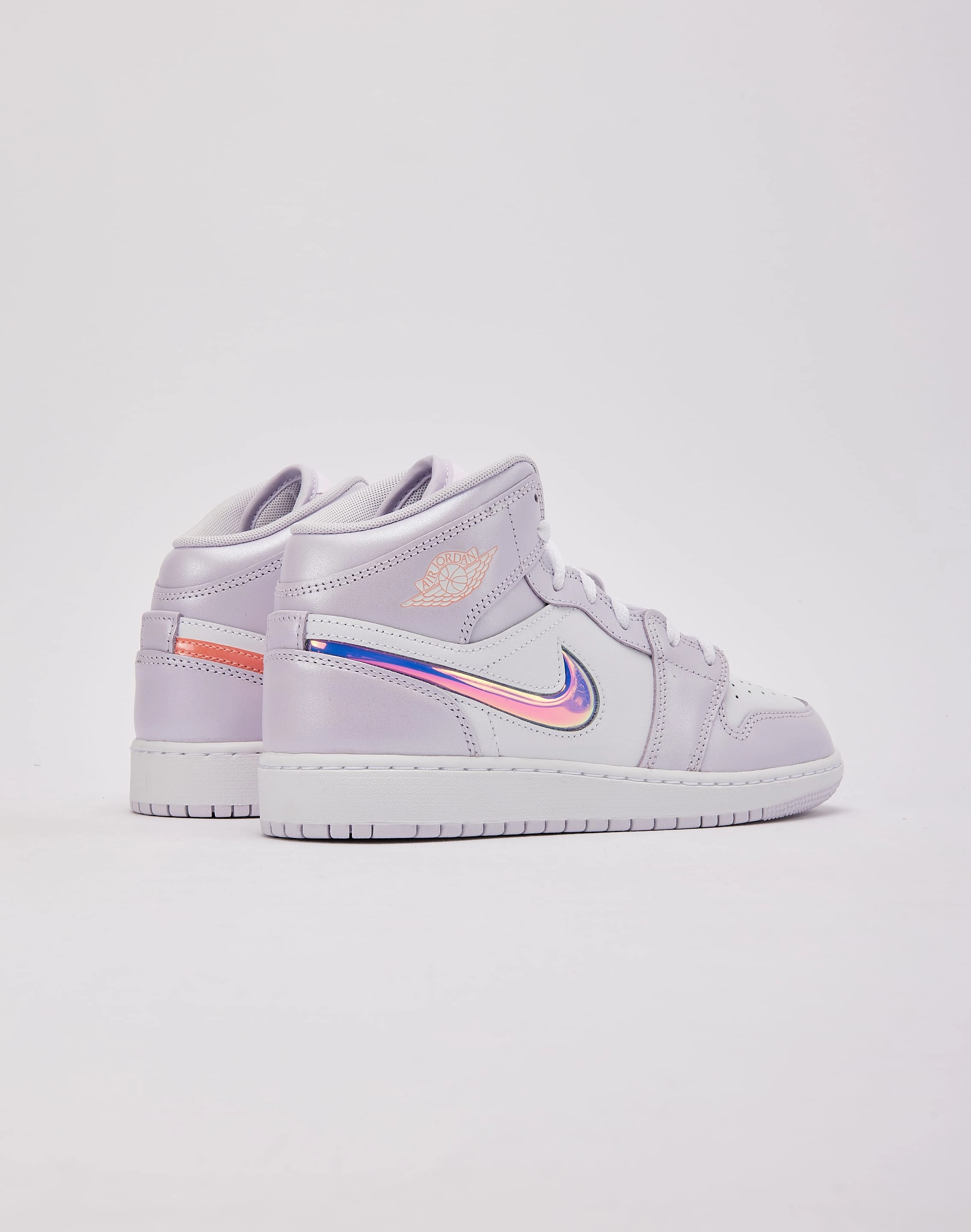 Jordan Air Jordan 1 Mid SE Grade-School Comfortable kids' clothing