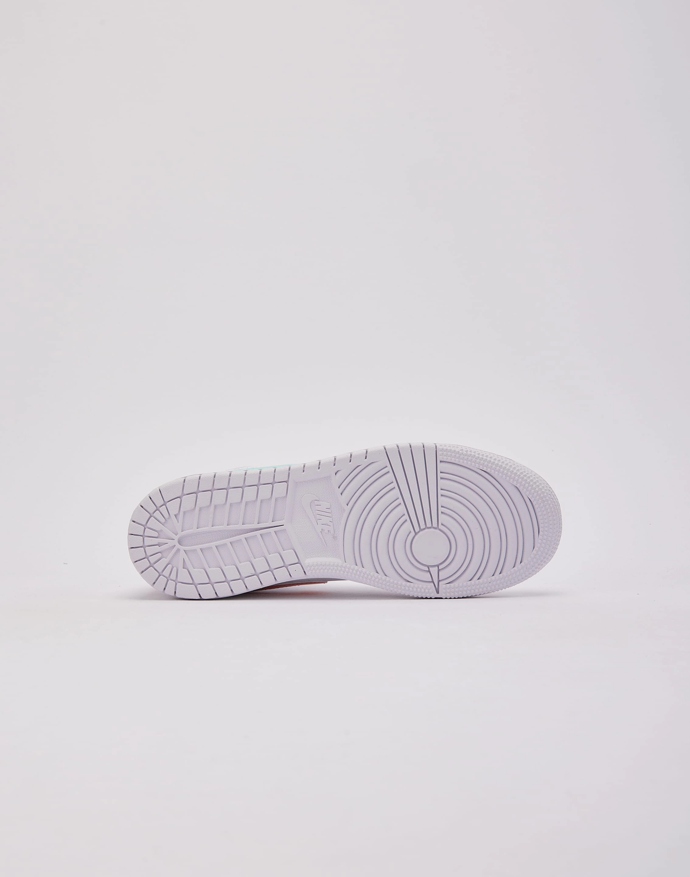 ReinforcedToeCap FlexGroove Jordan Air Jordan 1 Mid SE Grade-School