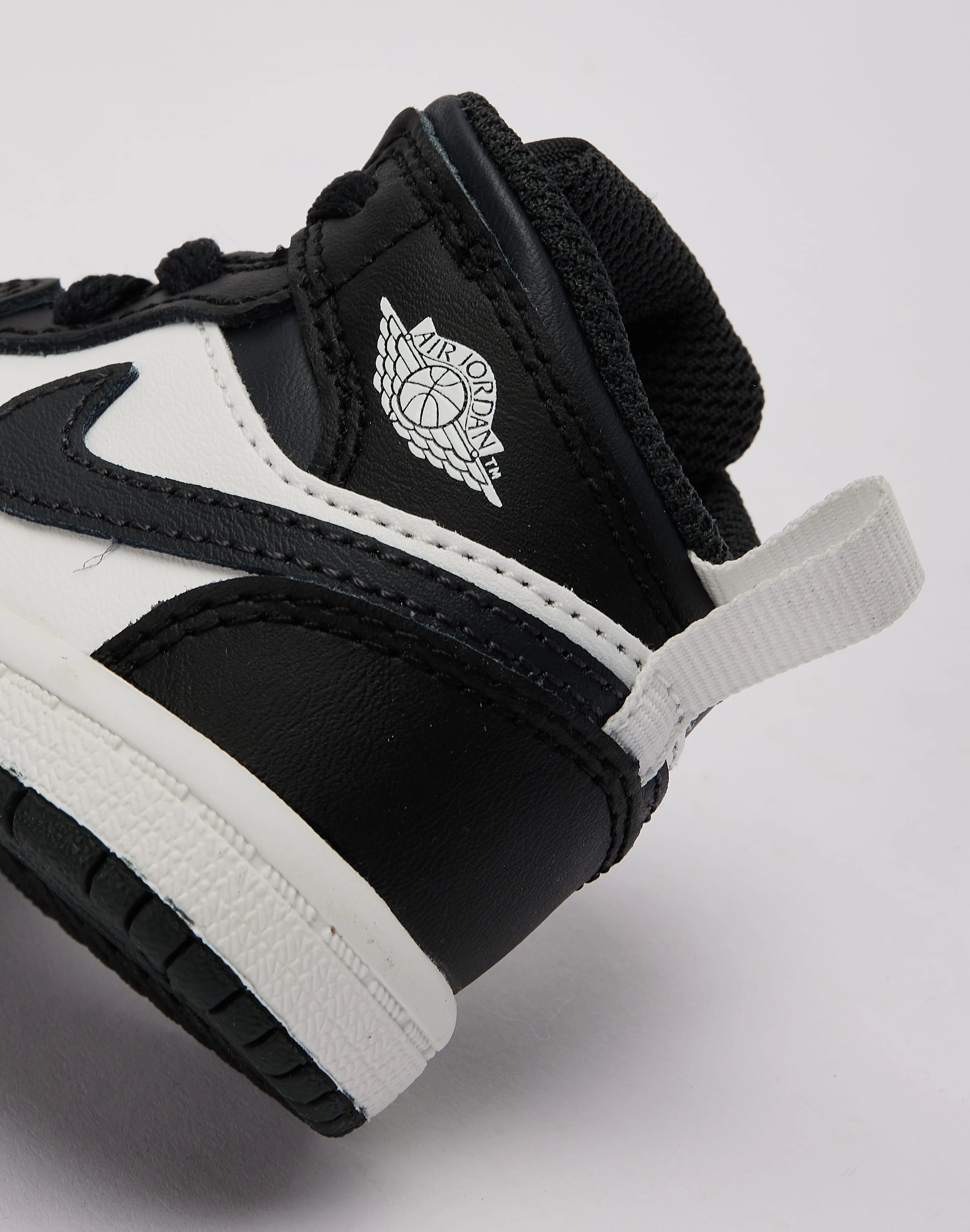 Low - top kids' shoes Modern kids' shoes Jordan Air Jordan 1 Mid Toddler