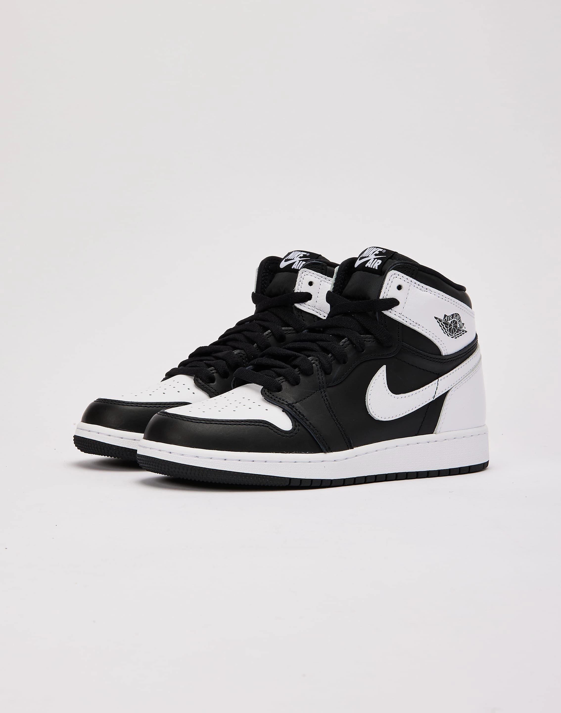 Stretchable Material Jordan Air Jordan 1 Retro High OG 'Black and White' Grade-School