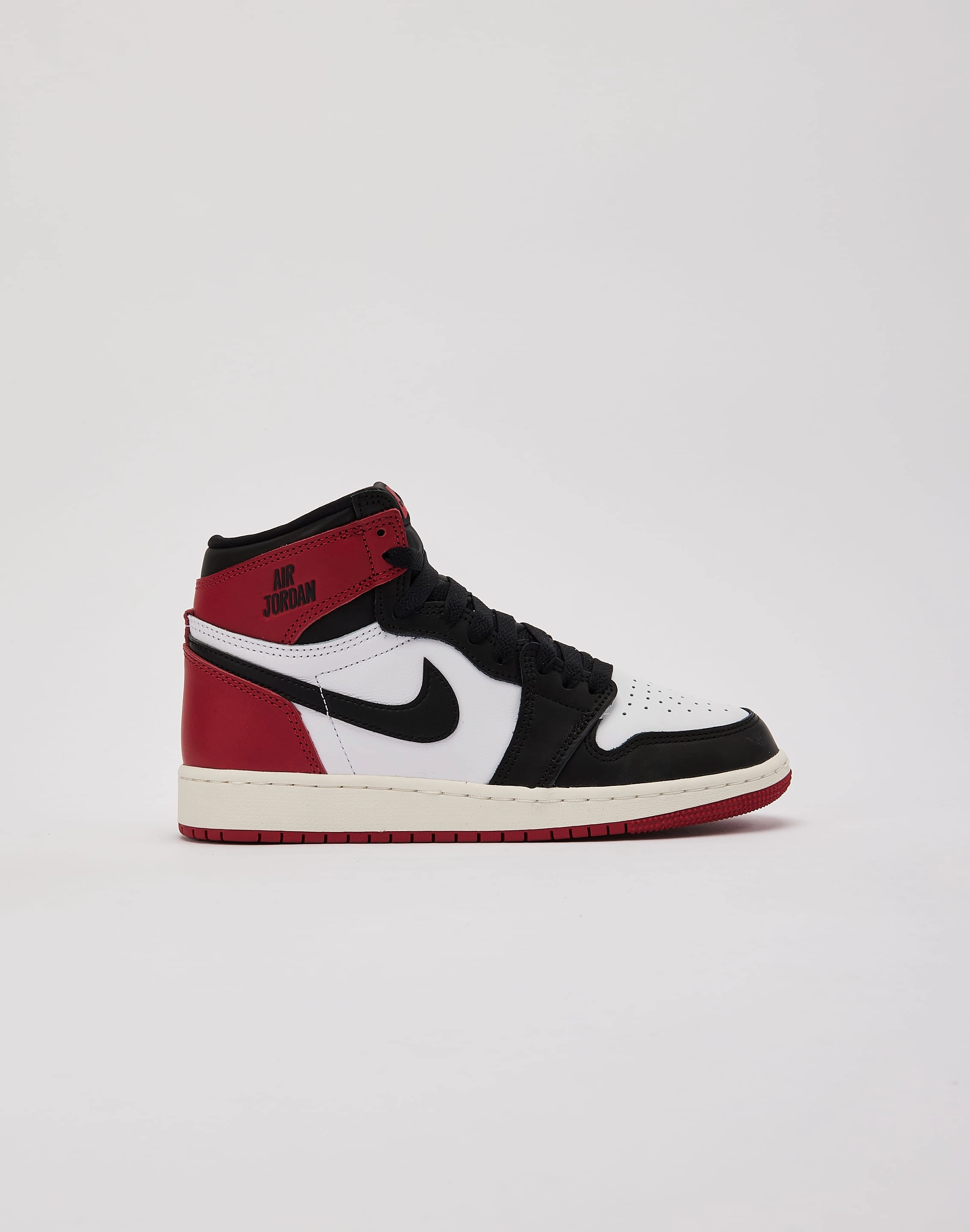 SeamlessConstruction Cool kids' gear Jordan Air Jordan 1 Retro High OG 'Black Toe Reimagined' Grade-School