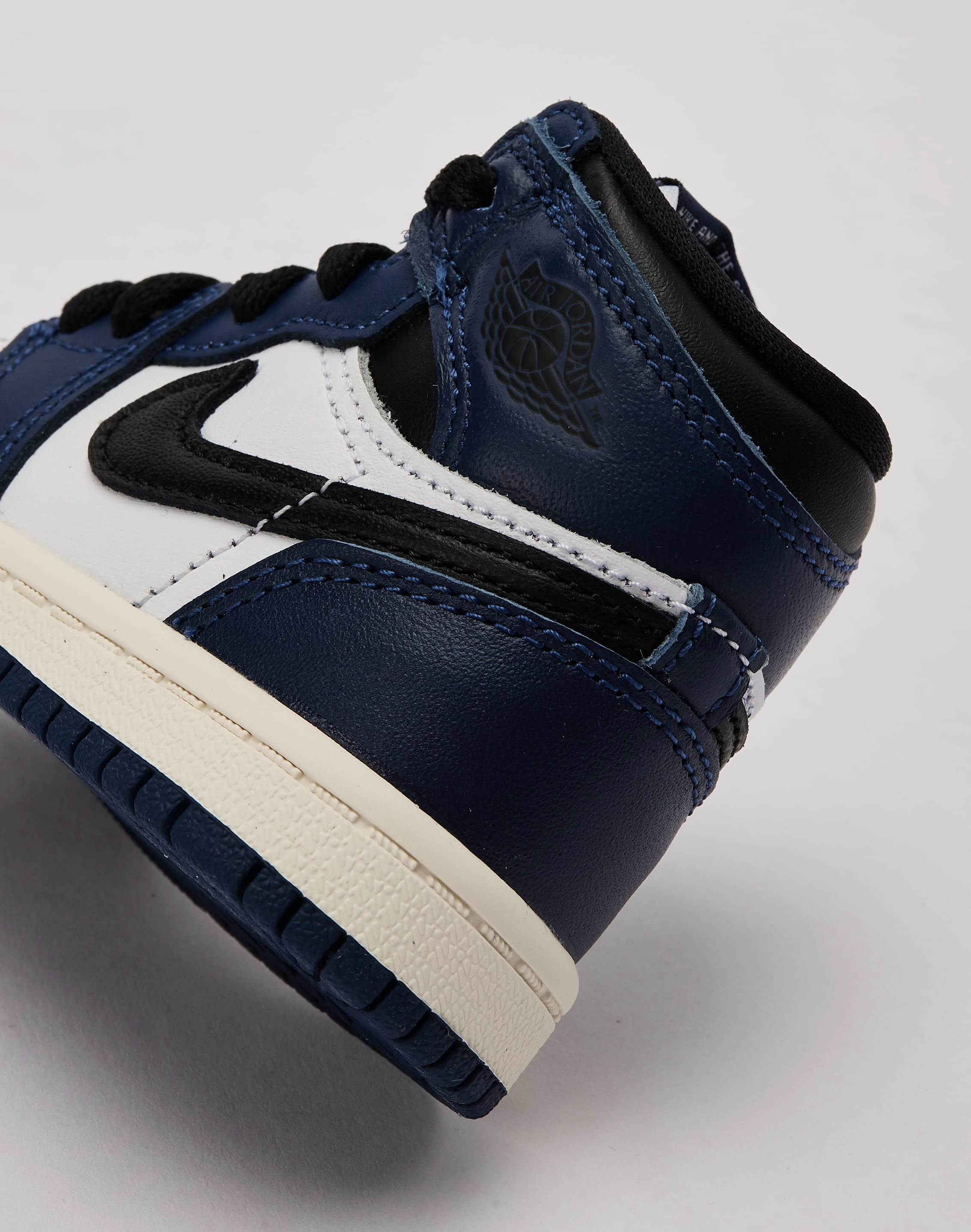 Jordan Air Jordan 1 Retro High OG 'Midnight Navy' Toddler Soft Sole Teen - sized shoes