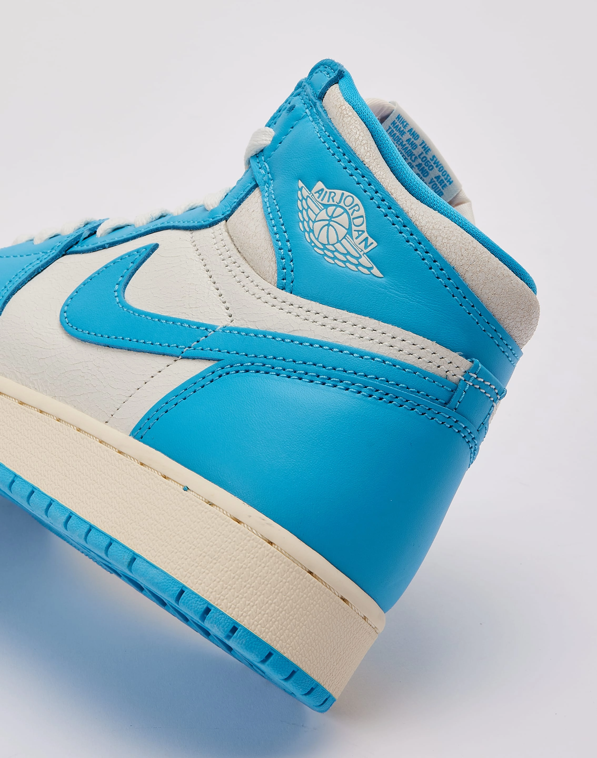 Jordan Air Jordan 1 Retro High OG 'UNC Reimagined' Grade-School Thermoregulating
