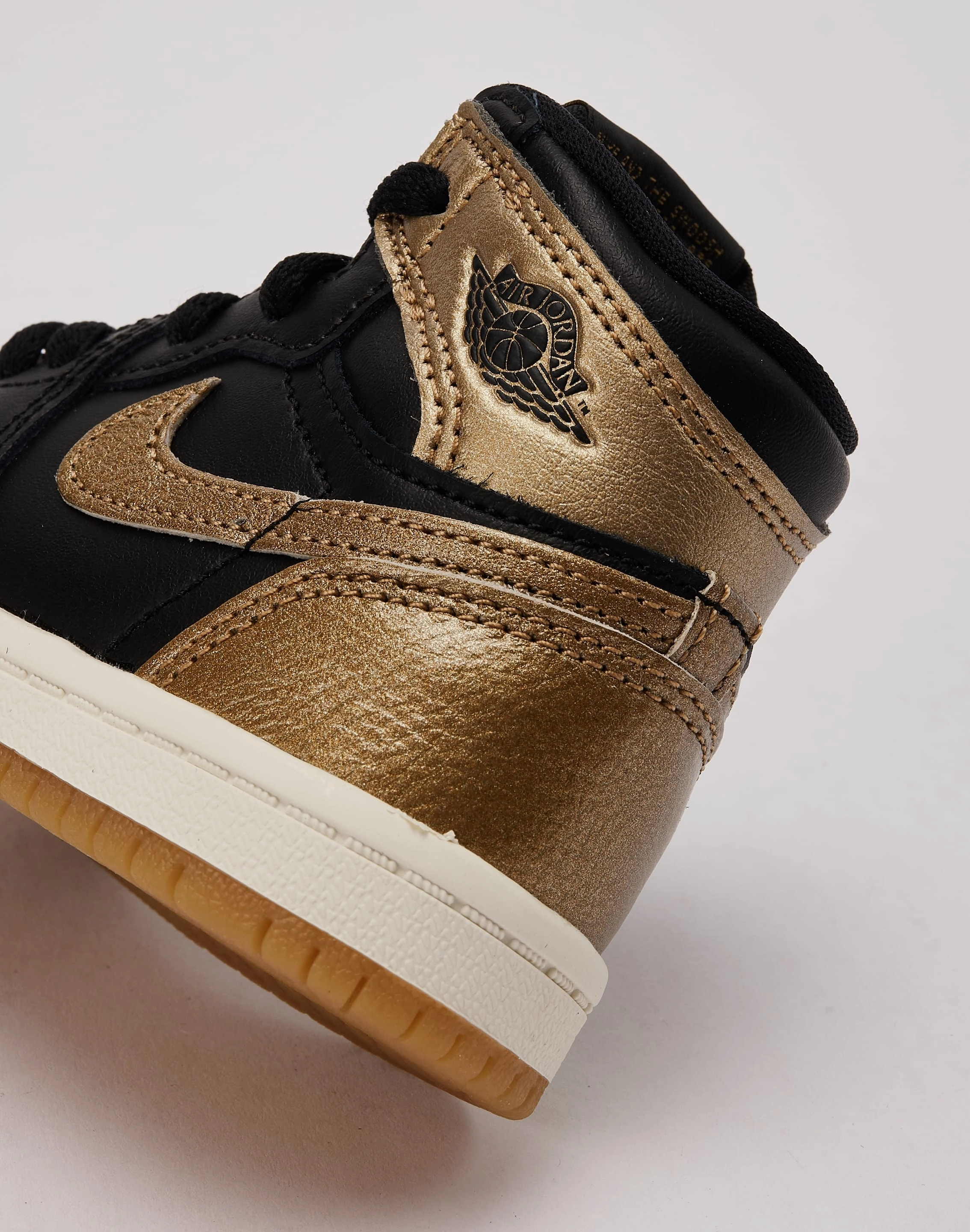 Jordan Air Jordan 1 Retro High OG Black And Gold Toddler Durable kids' shoes