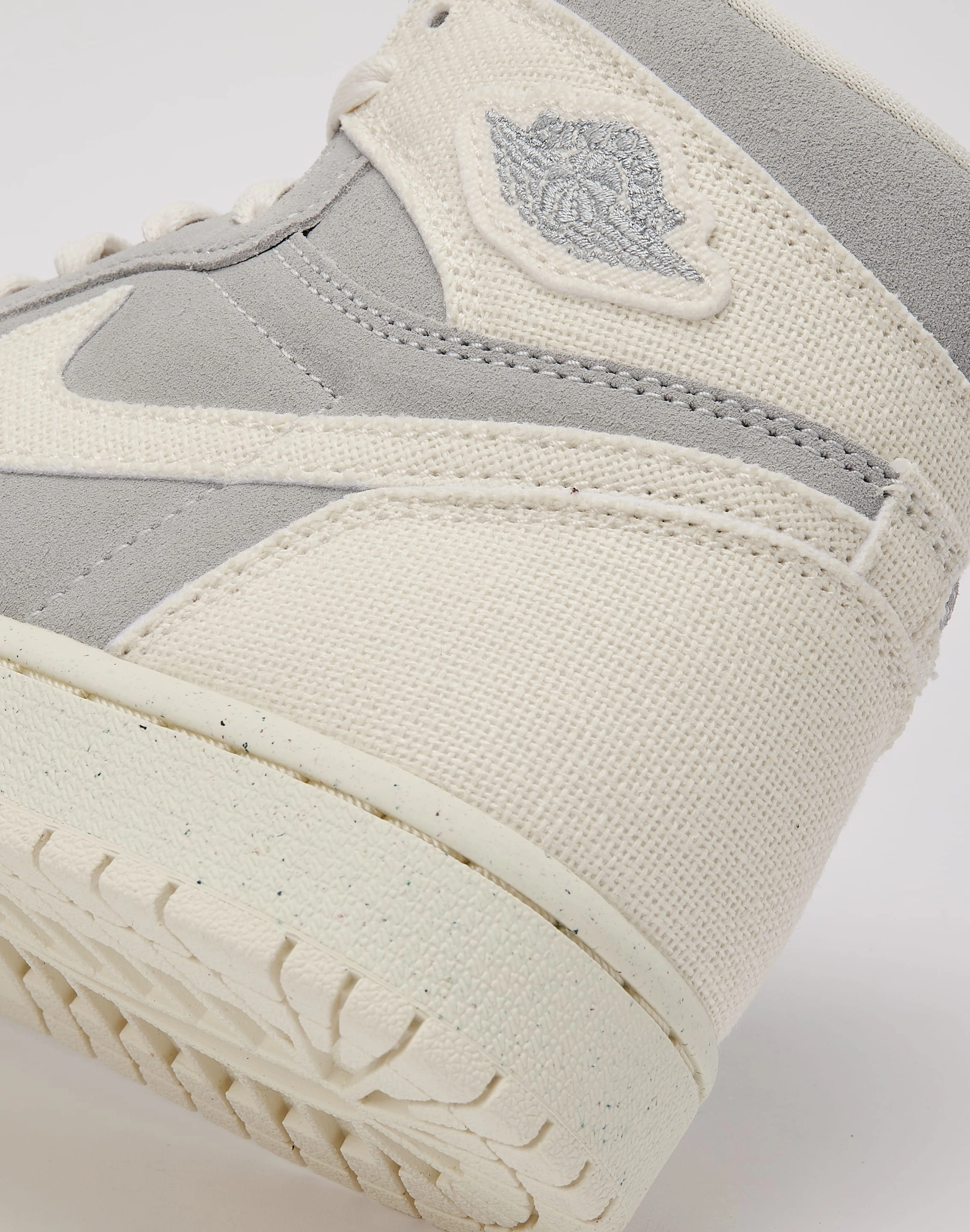 Airflow channels Jordan Air Jordan 1 Retro High OG Craft Ivory' Grade-School