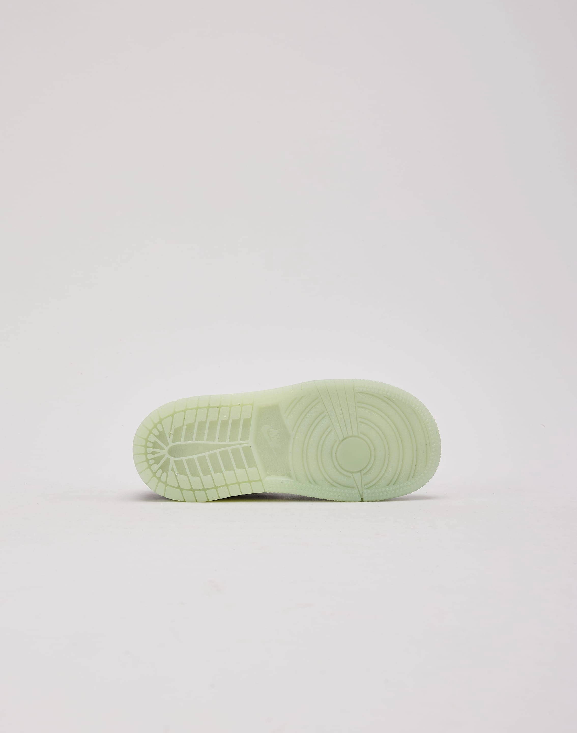 Jordan Air Jordan 1 Retro Low OG 'Black Raspberry' Toddler Kids' slippers Sturdy Construction