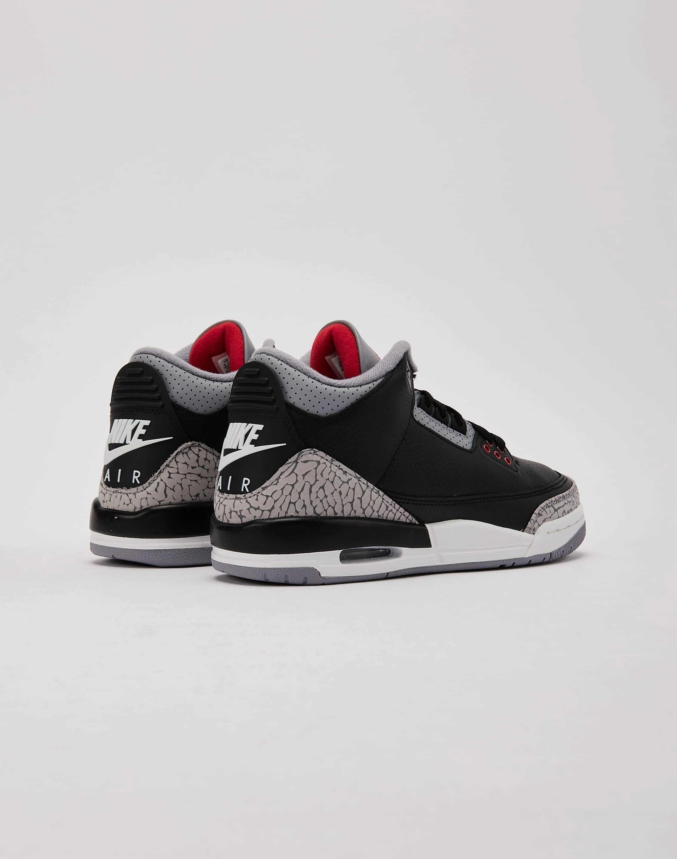 Boys' clothing Jordan Air Jordan 3 Retro 'Black Cement' Grade-School