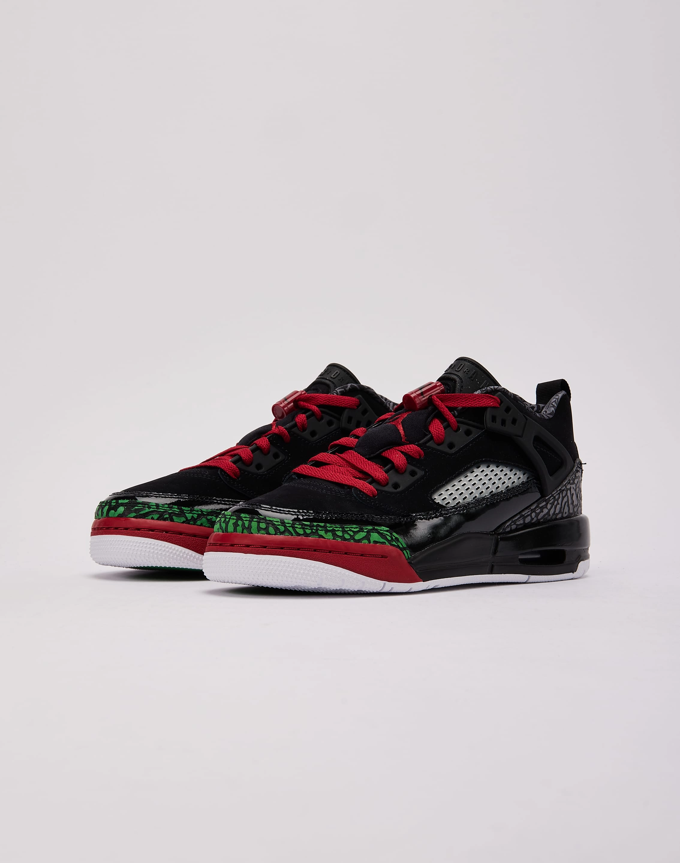 Sporty kids' attire WaterproofLayer Jordan Spizike Low Grade-School