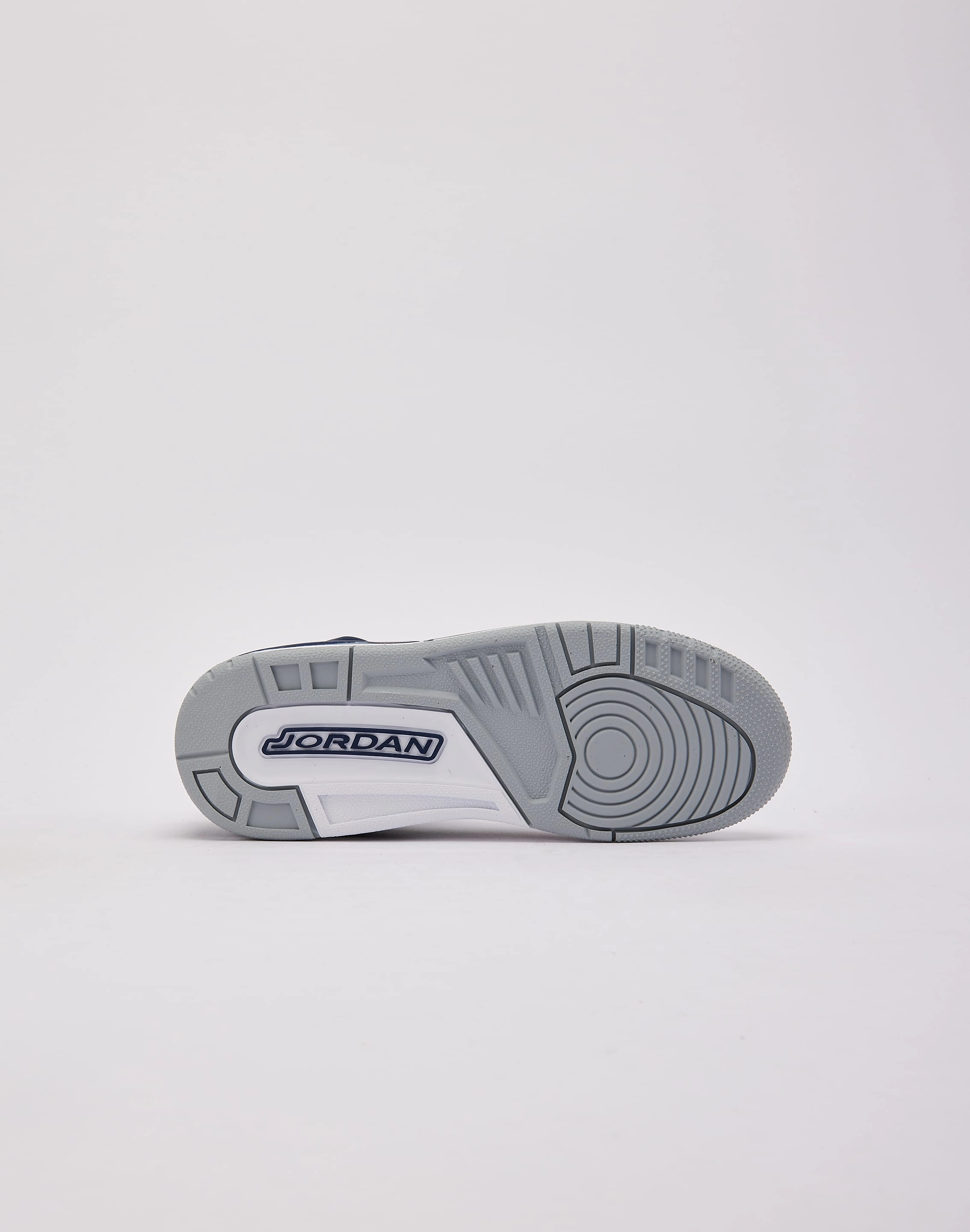 Thermoregulating Jordan  Spizike Low Grade-School