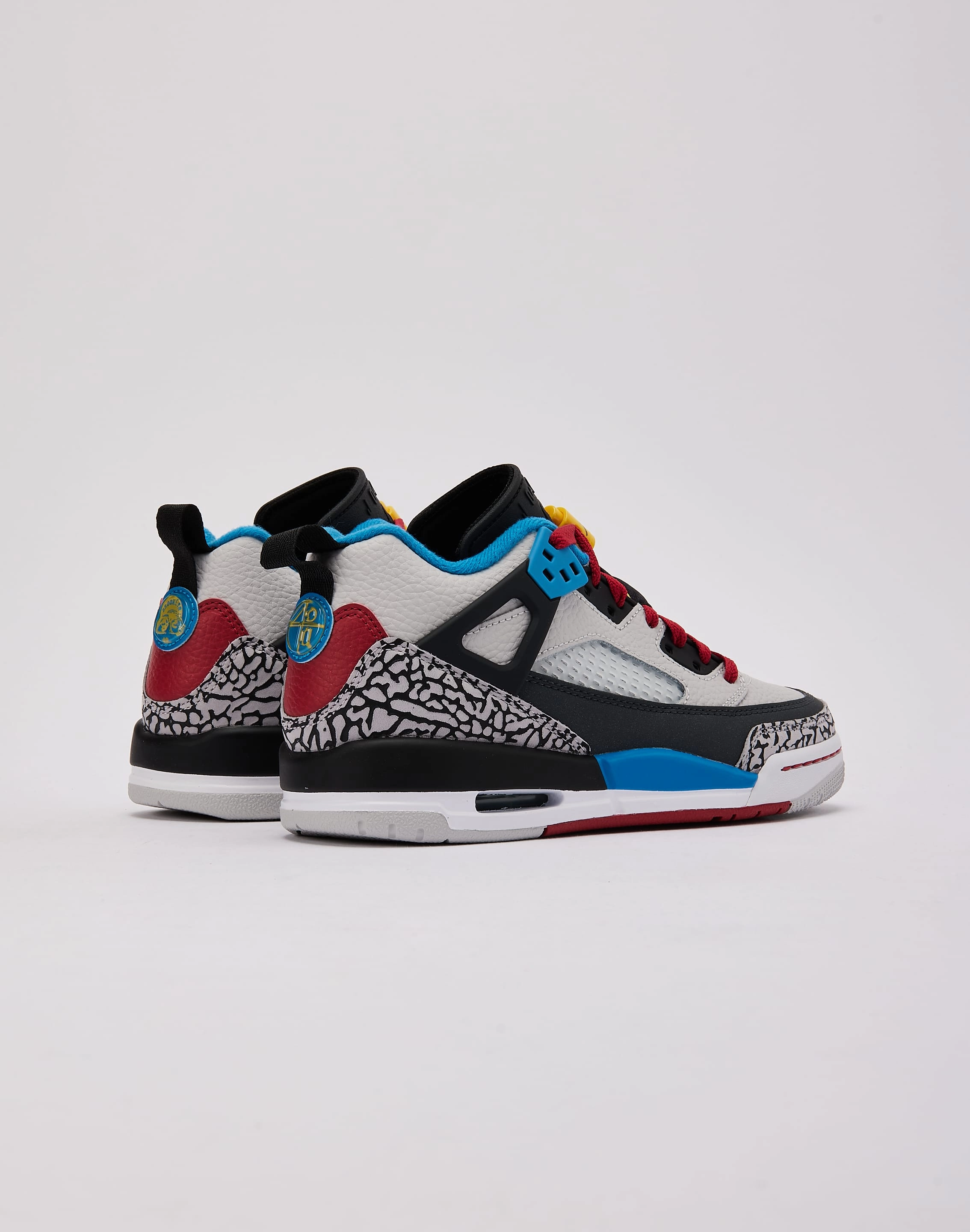 Jordan Spizike Low SE Grade-School Winter kids' wear