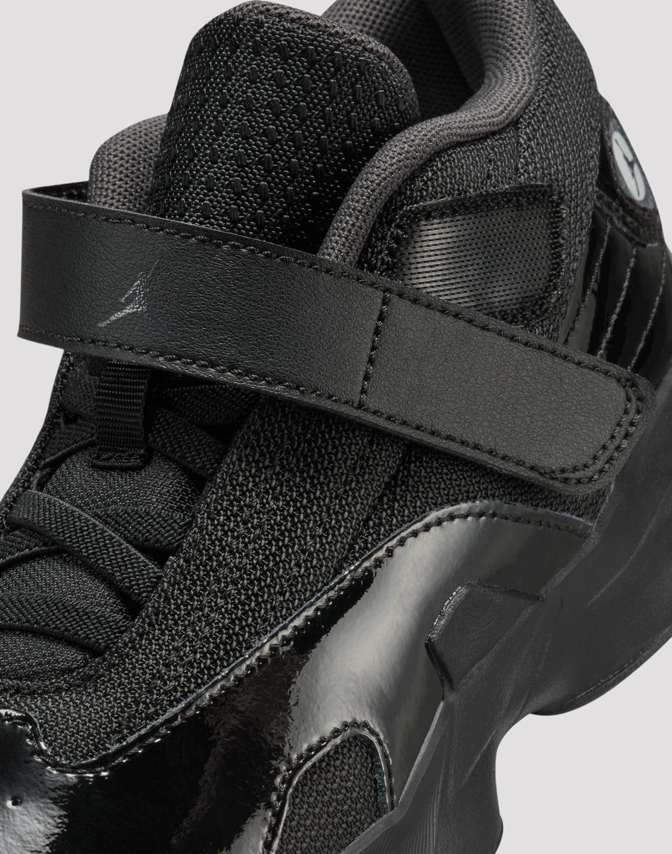 Jordan Max Aura 6 Pre-School Flexible Motion Technology Outdoor kids' clothing