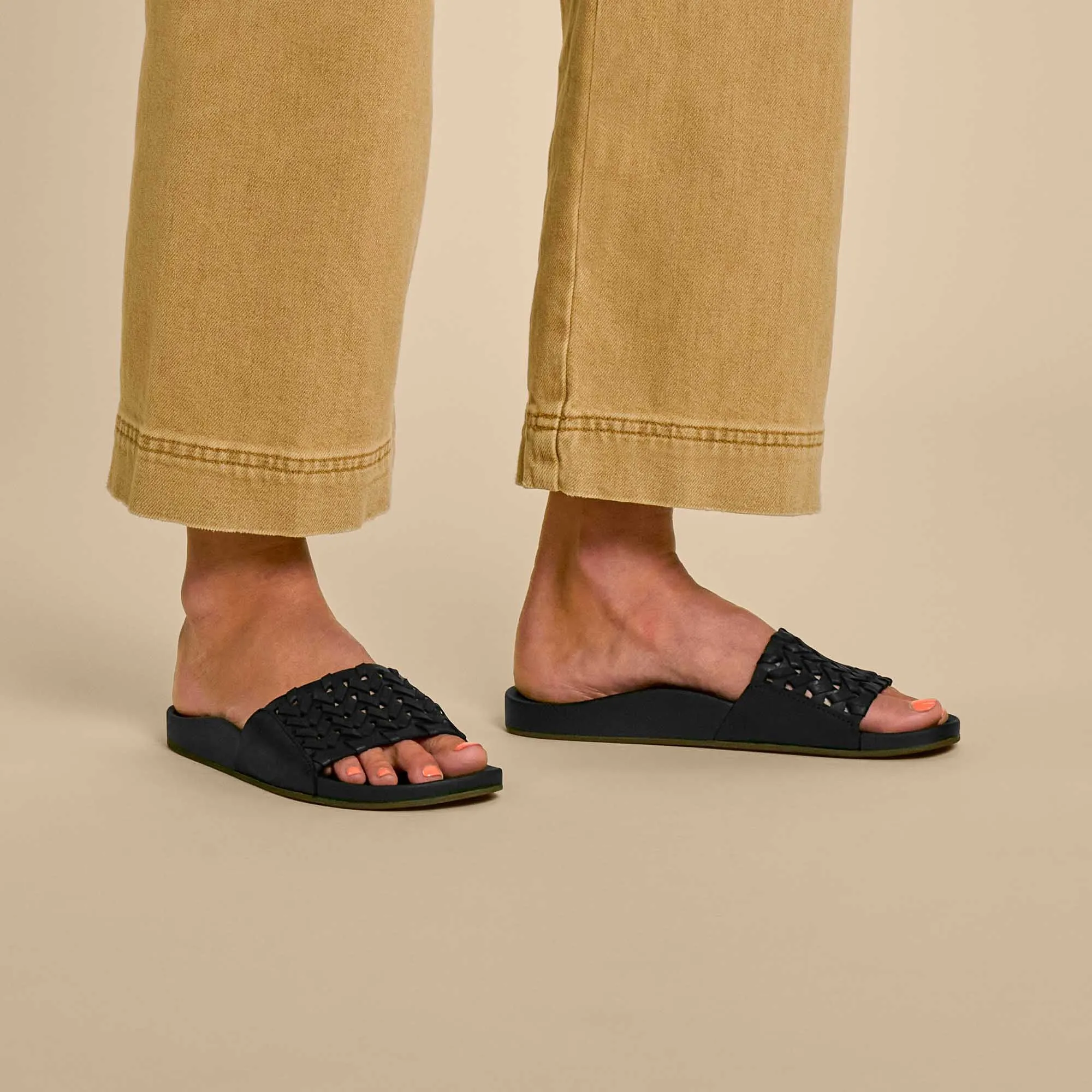 Breathable Material Seasonal Footwear Kmola - Black