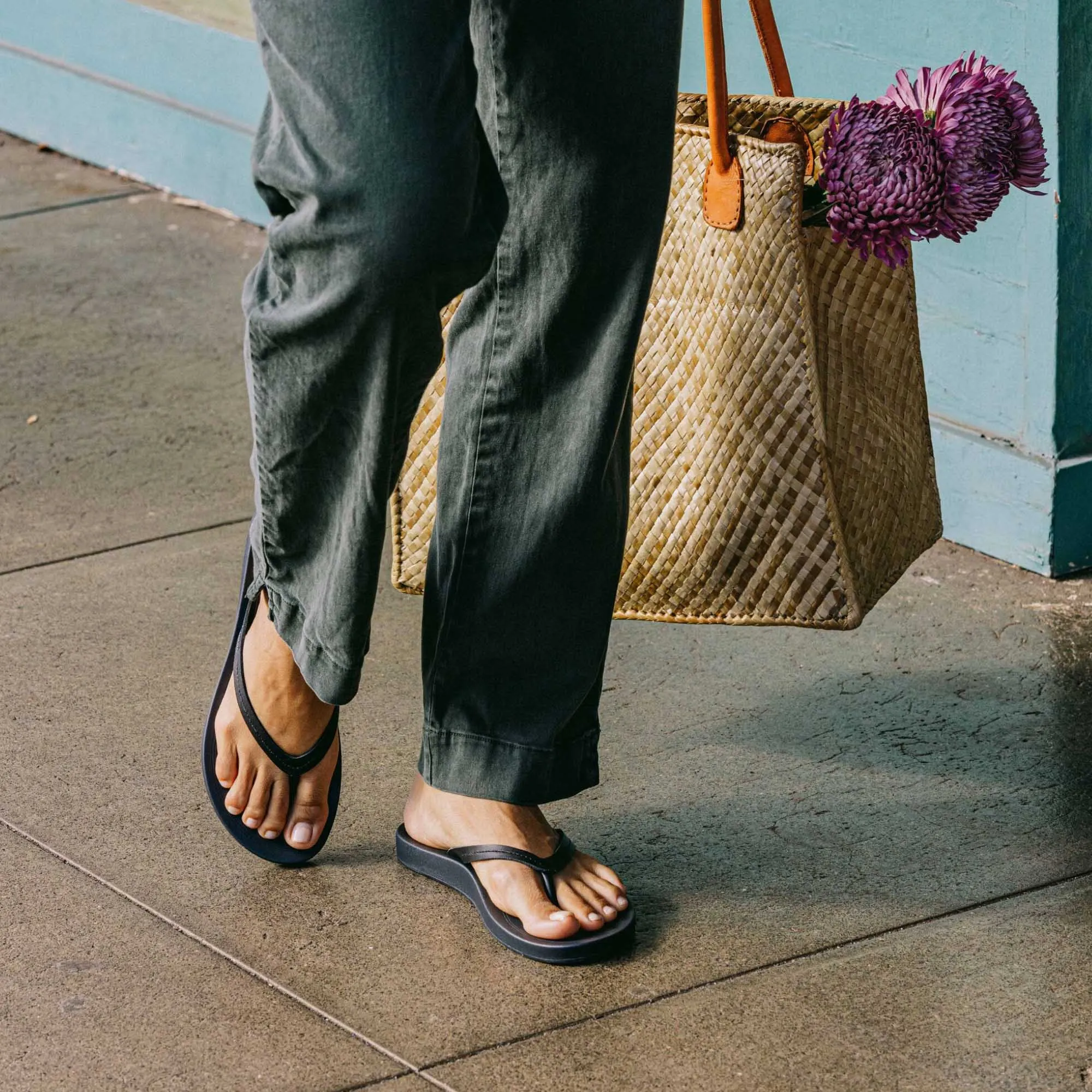 Lalahi - Lava Rock No-Fuss Wear