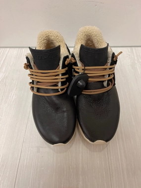 Shoes Sneakers By Cma In Black, Size: 5.5 Aerodynamic Form