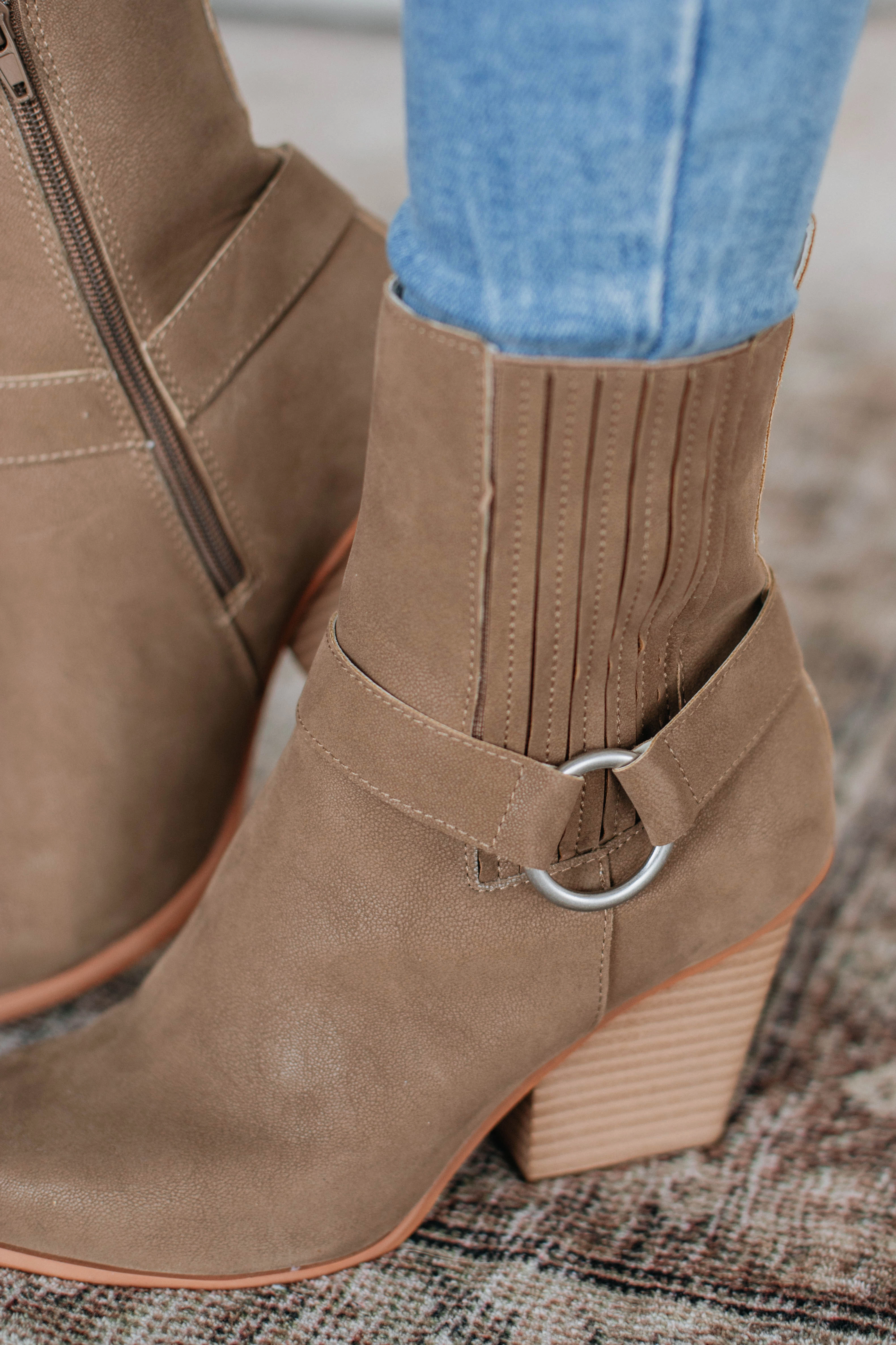 Fashionable Calm Tone Reckless Attitude Boots - Dark Taupe