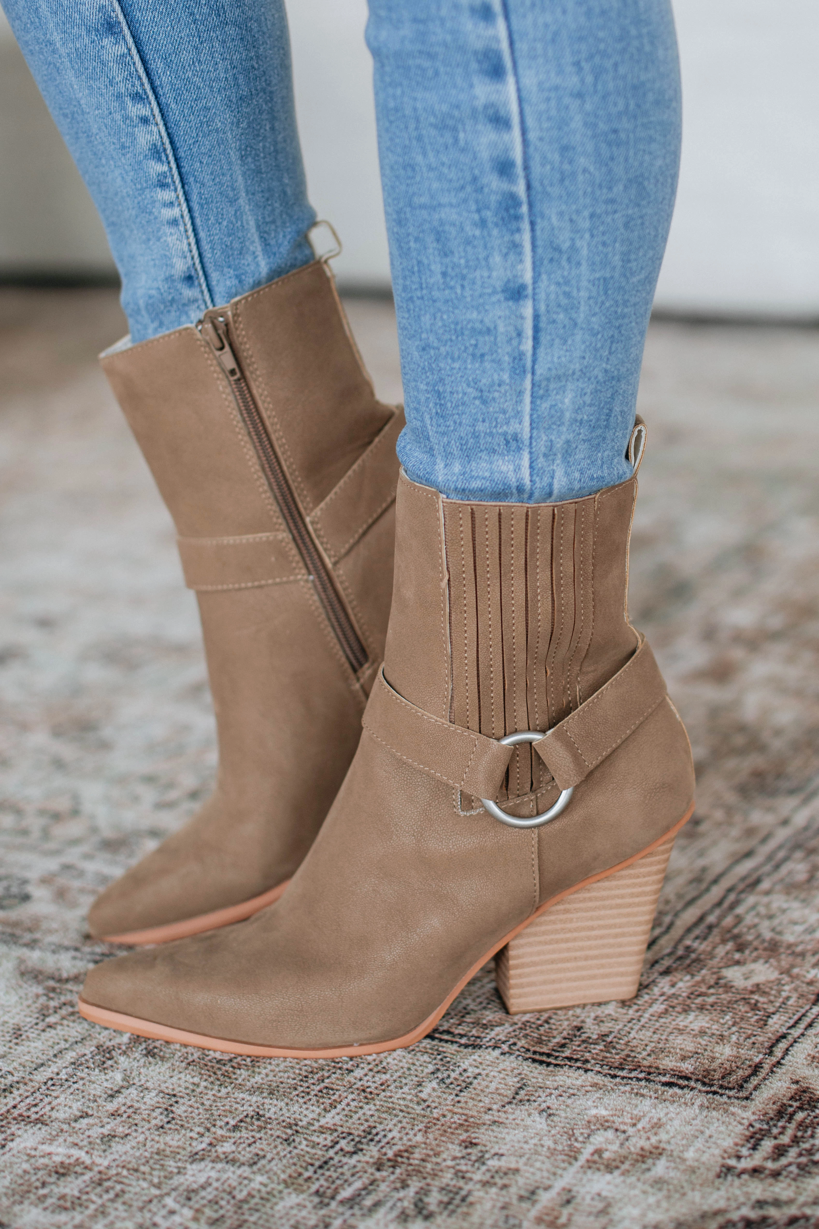 Valley Run Canvas Cool Reckless Attitude Boots - Dark Taupe