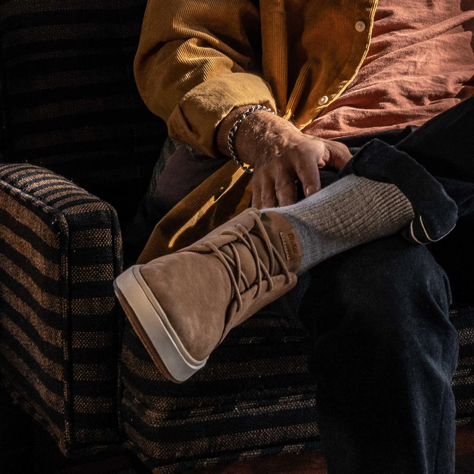 Papak Ili - Tan microfiber Businessman