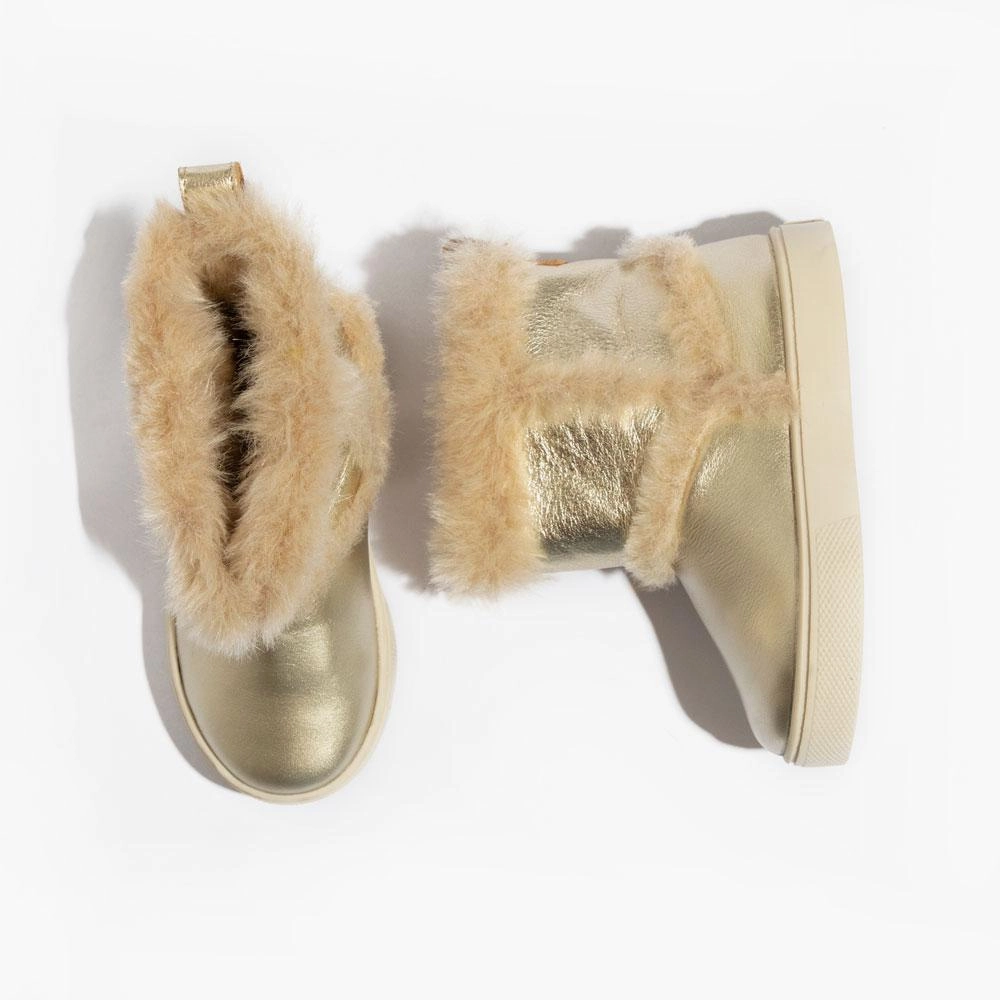 Platinum Juneau Boot Water Wall