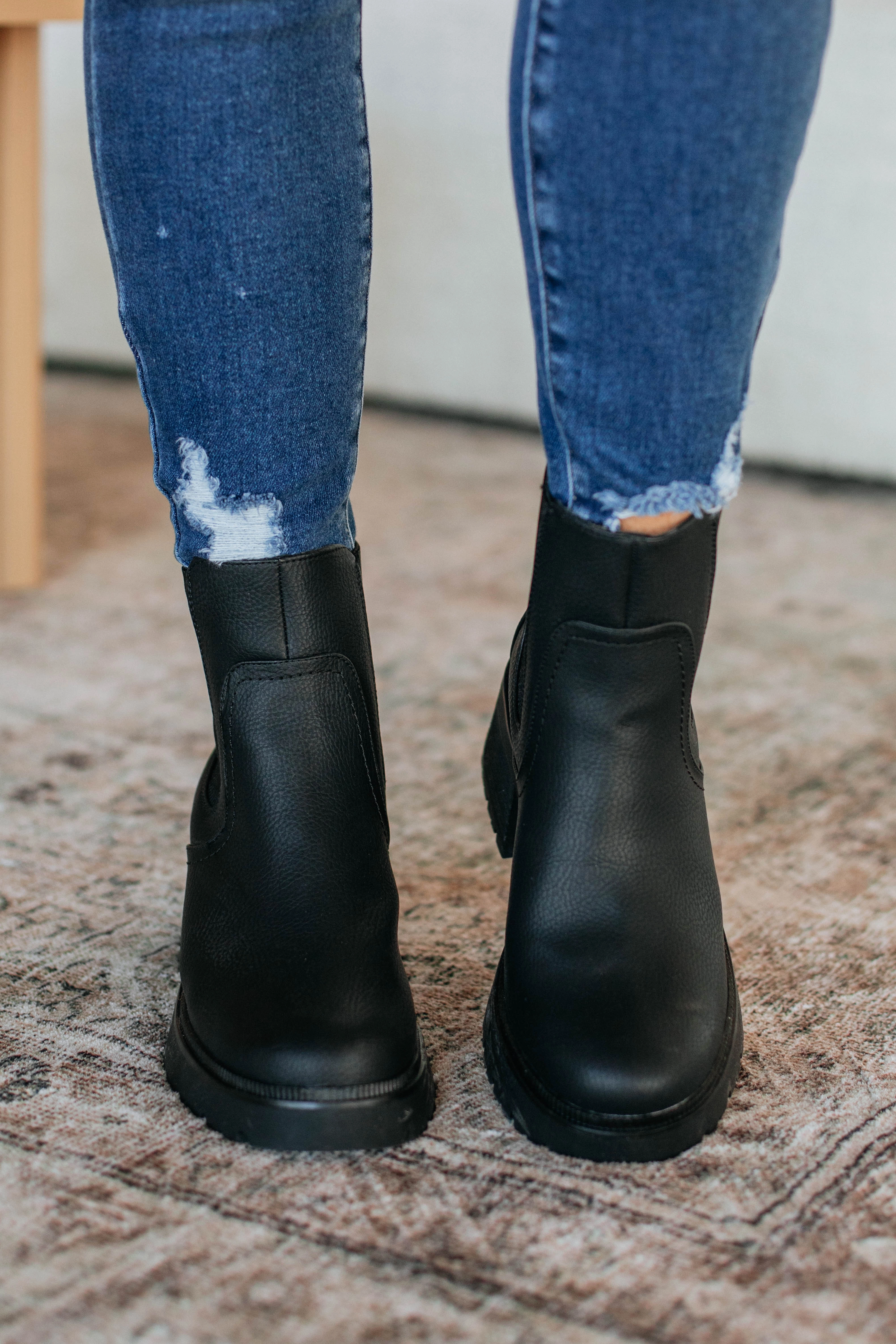 Ergonomic Shape Making My Choice Boots - Black