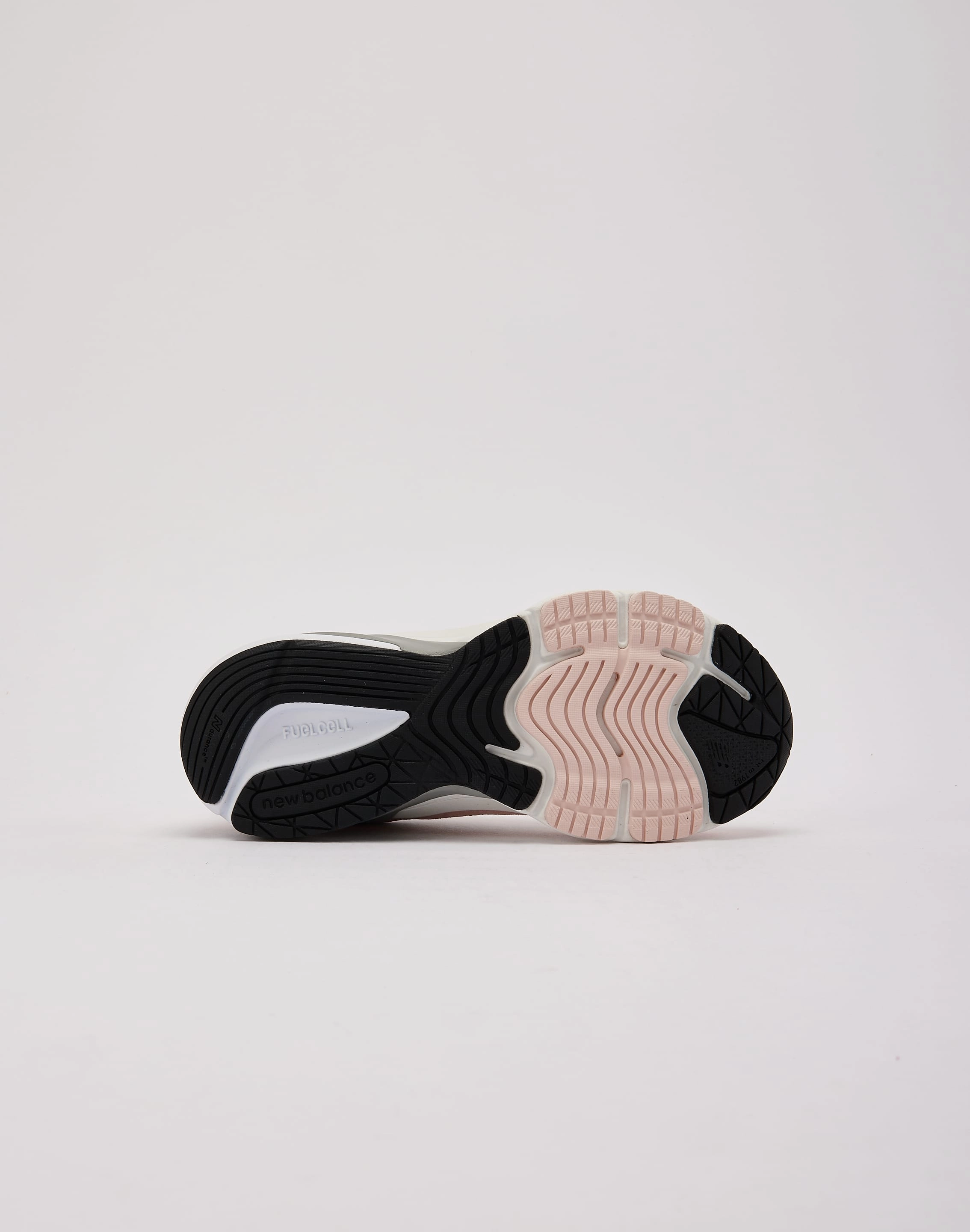 Recommended item Balance training New Balance 990v6 Grade-School