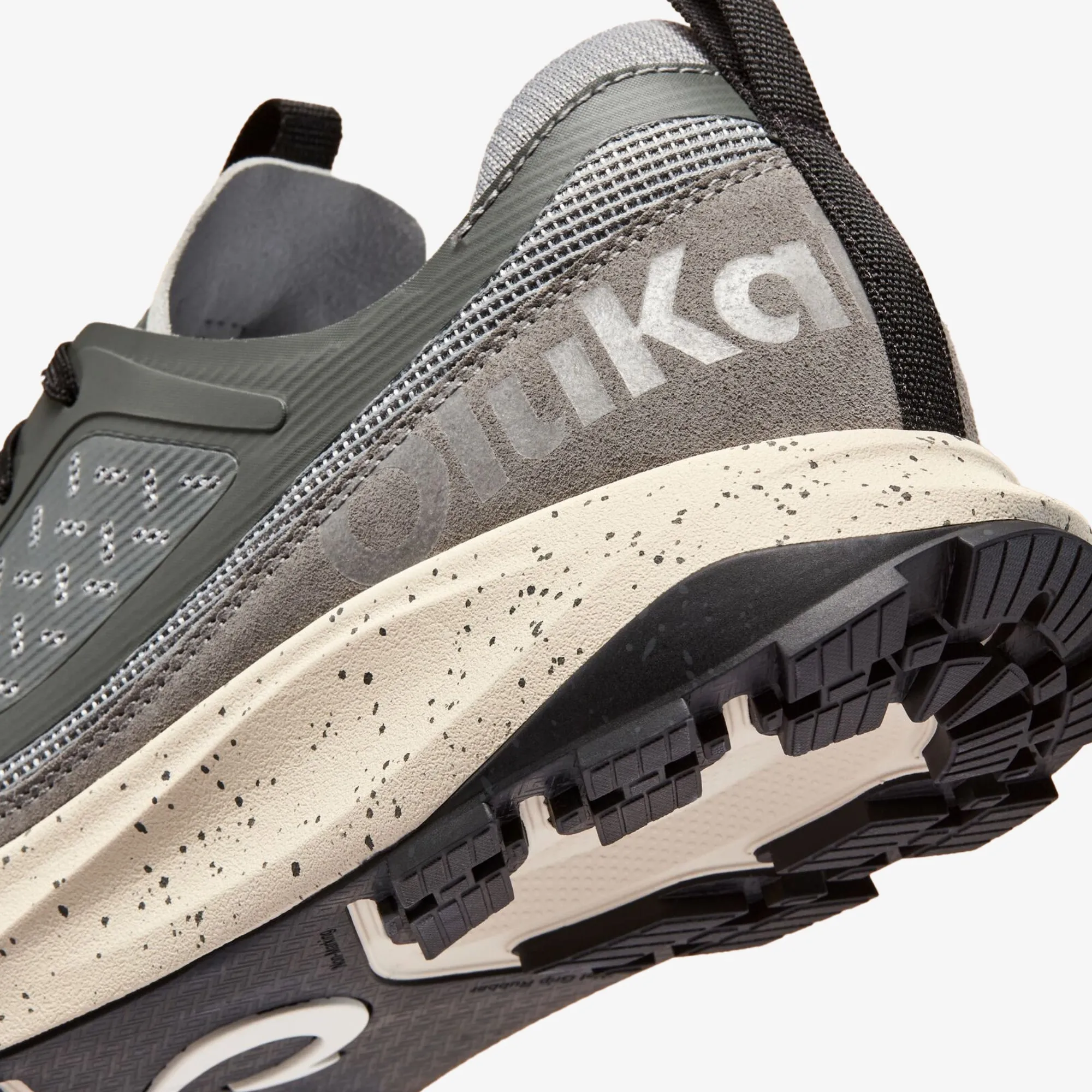 Sweat Resistant Frequent Travelers Sport Active Makiki  -  Cloud Grey / Poi