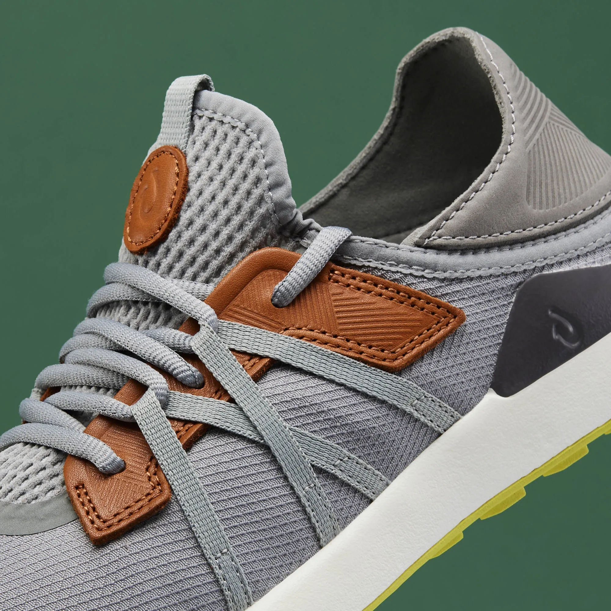 Manele - Poi / Charcoal Cushioned Midsole