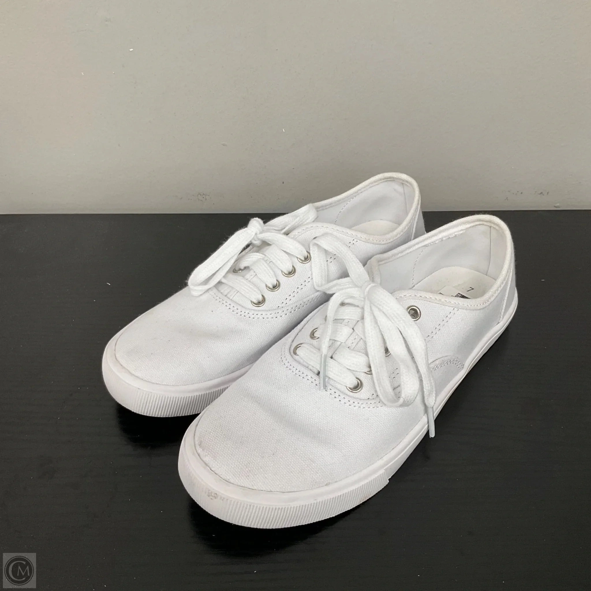 Flexible Use Airflow Engineered Shoes Sneakers By Time And Tru In White, Size: 7