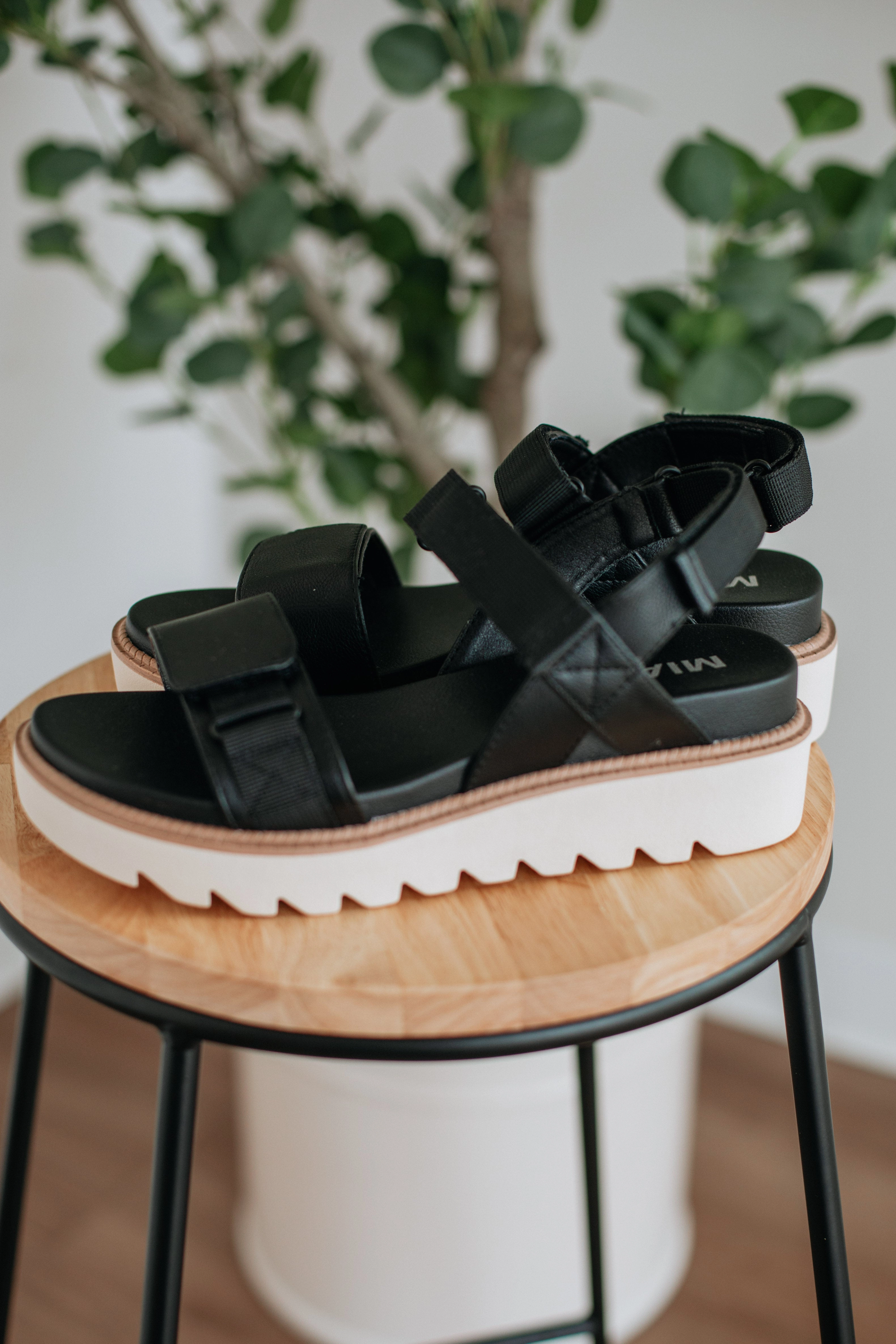 Anti Odor Technology Quick Pack Meet Me Later Sandals - Black