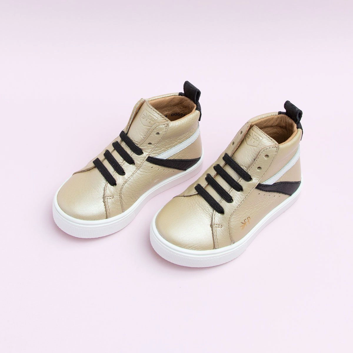 Platinum High Top Sneaker Fur Trim Retro Mood