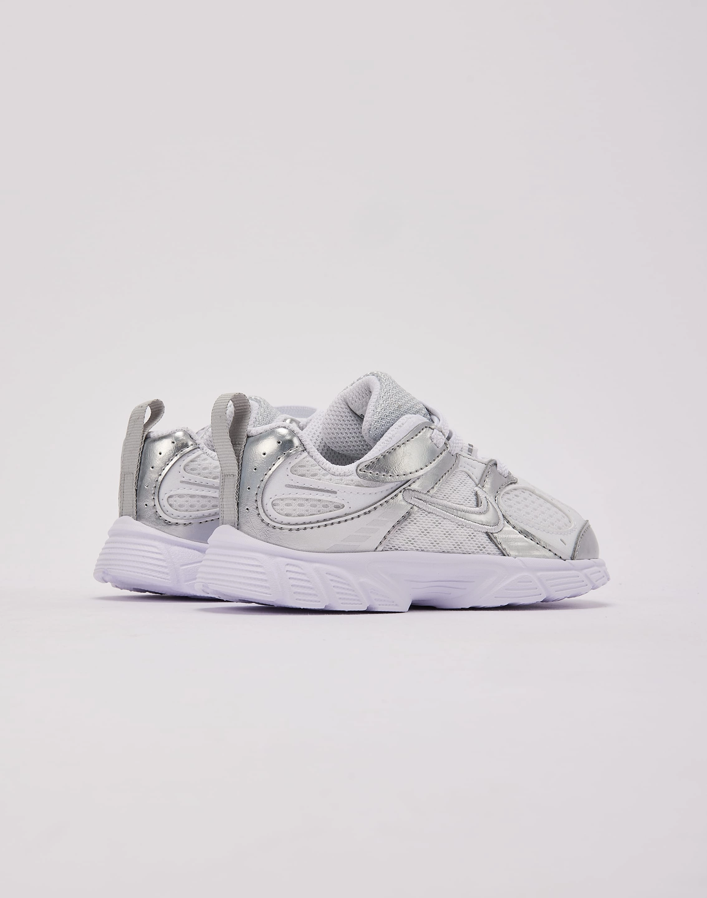 Nike V5 RNR Toddler Traction Fit Mid-top