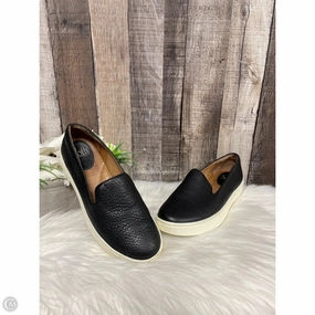 Modern Silhouette Shoes Sneakers By Sofft In Black, Size: 8